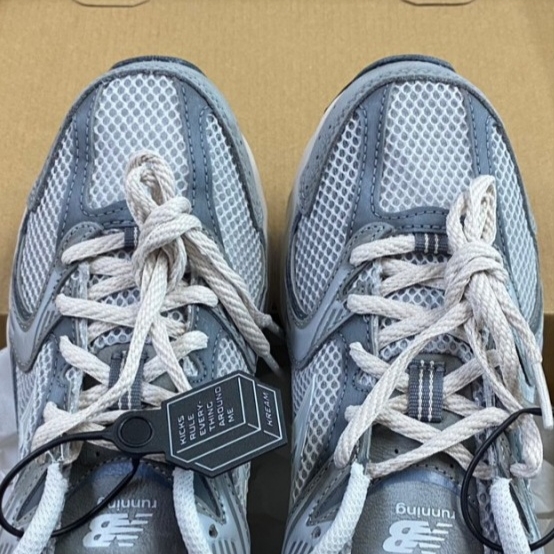 New Balance 530 Premium Vintage Grey Matter 착용 스타일