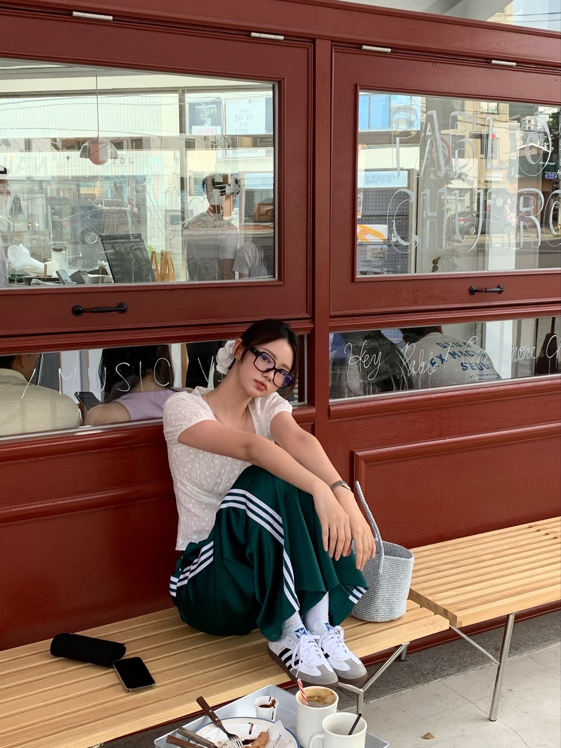 Adidas Samba OG Cloud White, Chanel Square Eyeglasses Acetate & Black International Fit 착용 스타일 - 1