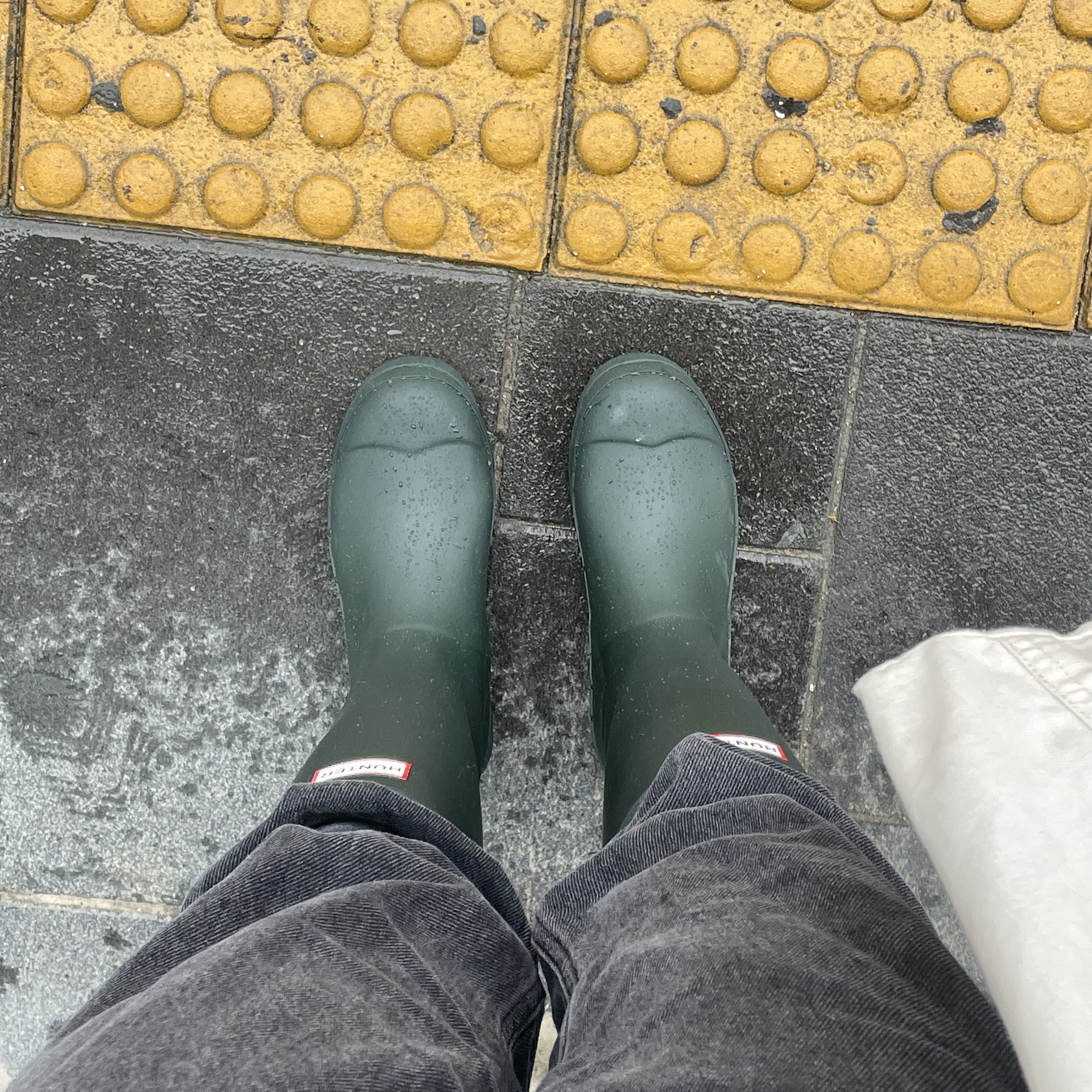 (W) Hunter Play Tall Wellington Rain Boots Arctic Moss 착용 스타일