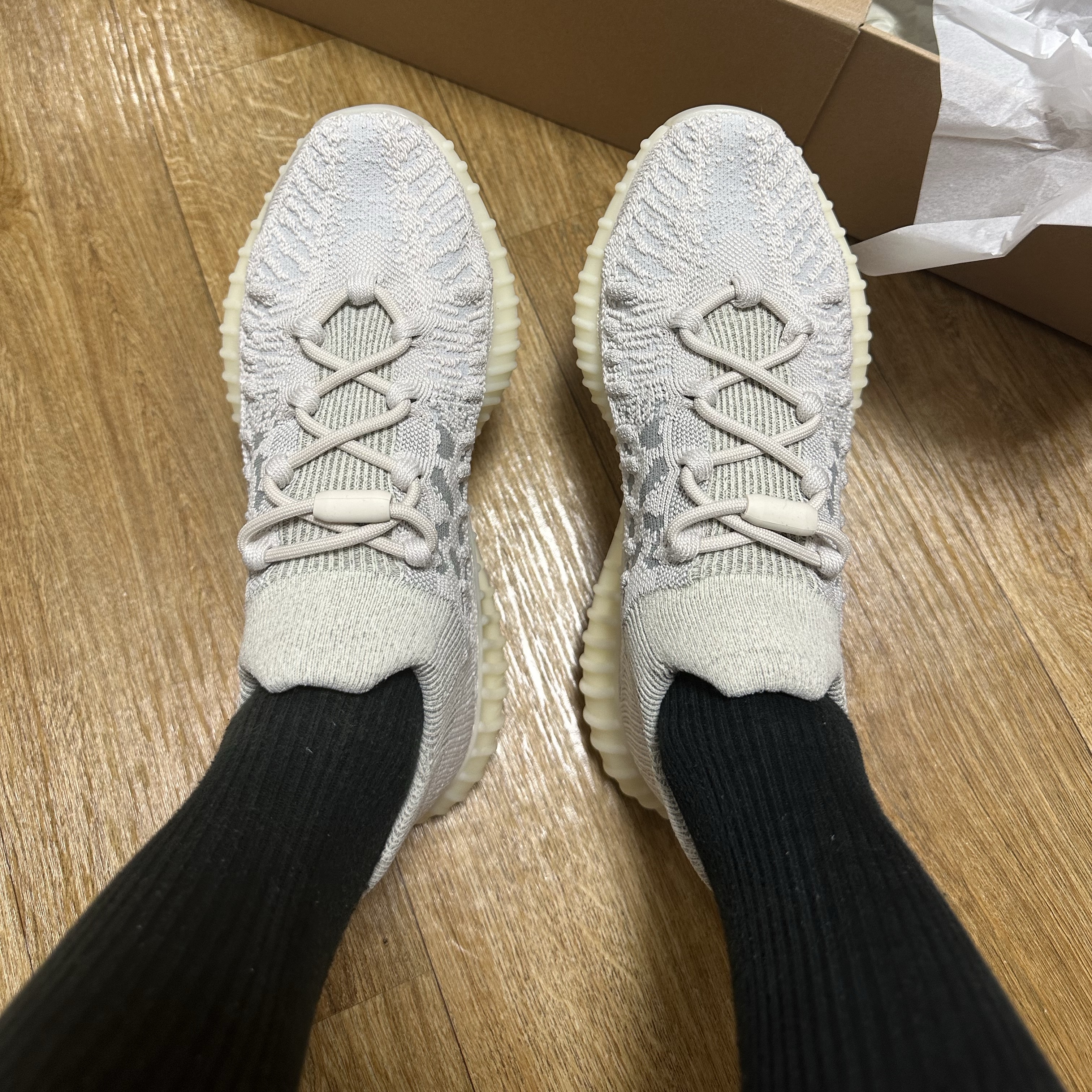 Adidas Yeezy 350 V2 CMPCT Slate Bone 2022/2023 착용 스타일