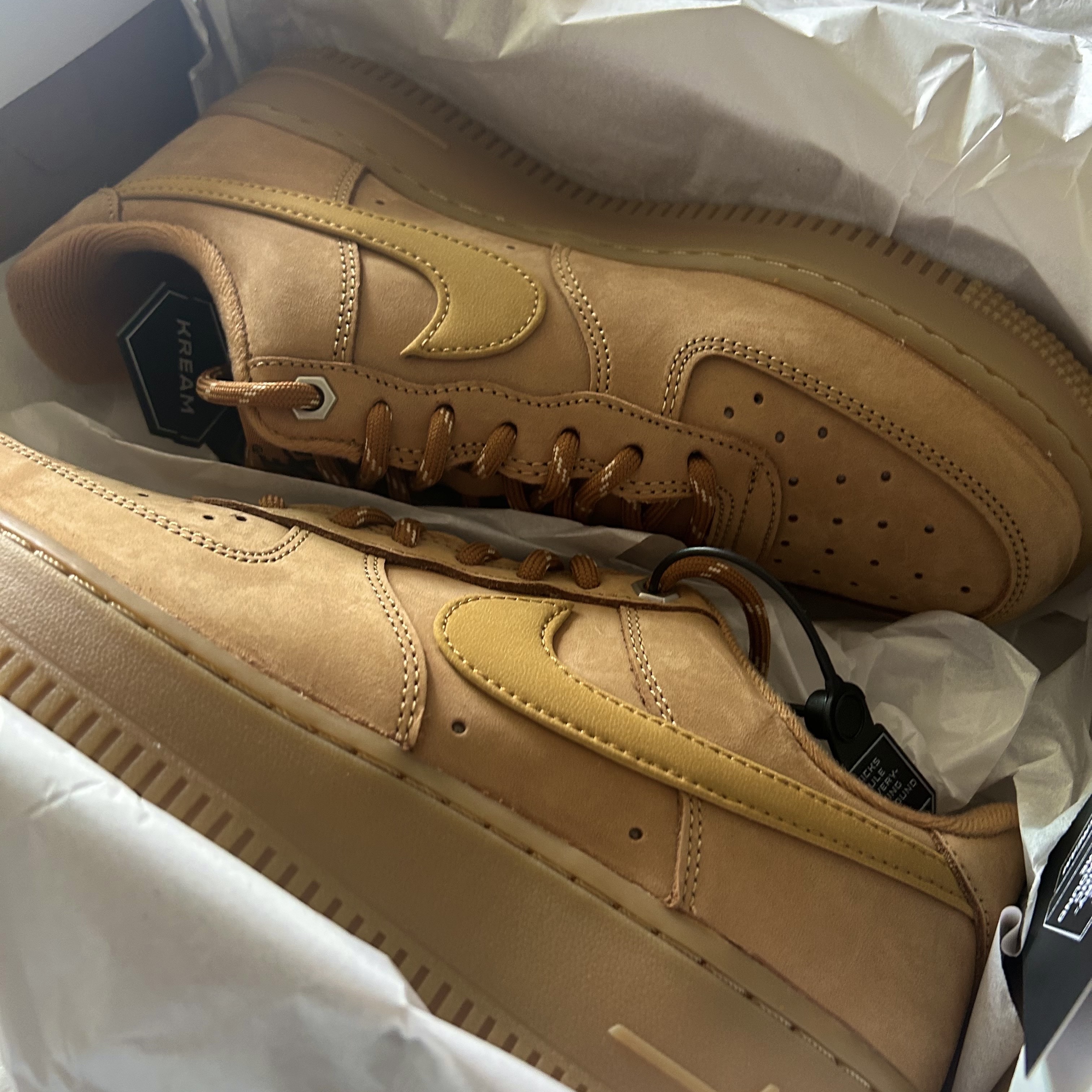 (W) Nike Air Force 1 '07 WB Flax Wheat 착용 스타일