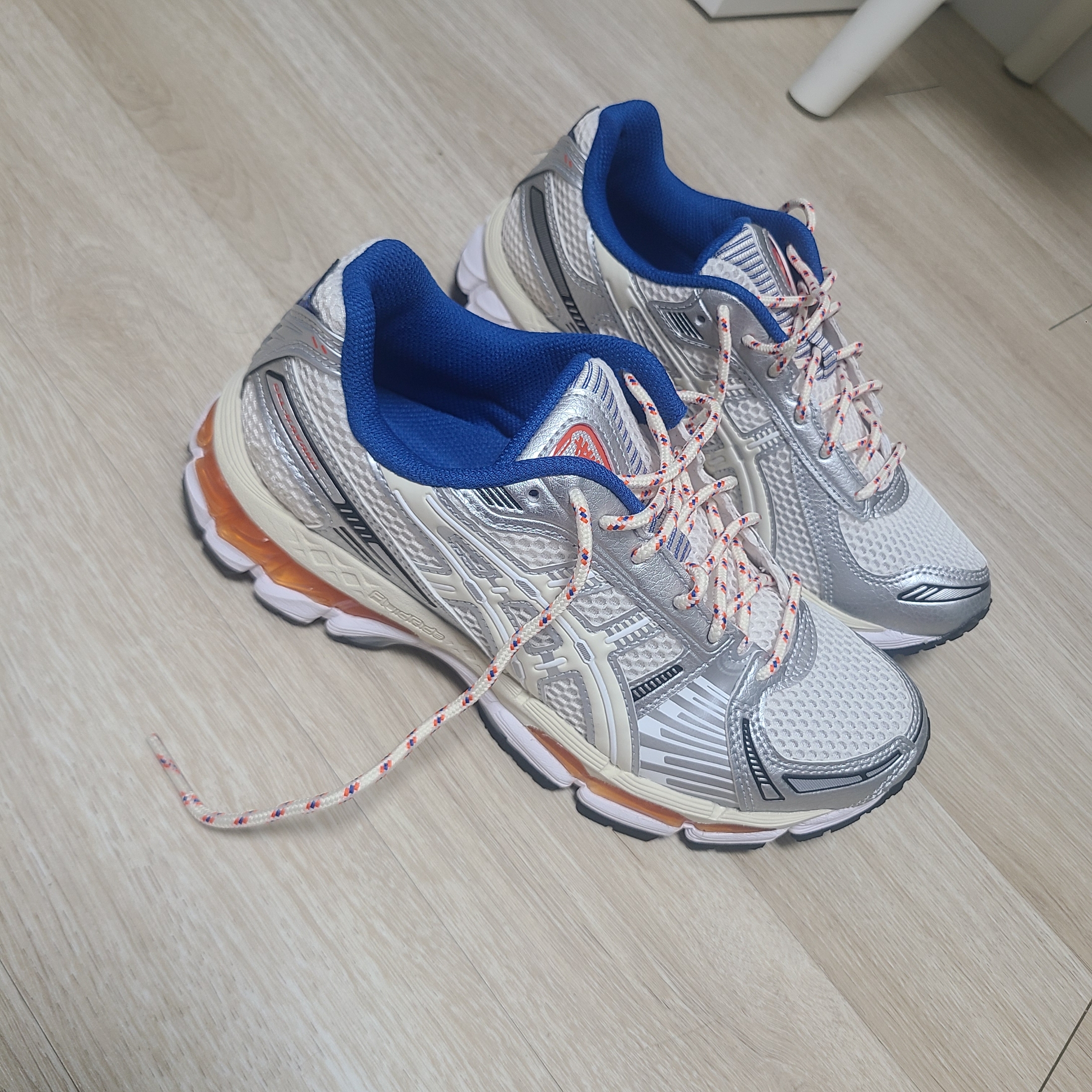Asics x Ronnie Fieg Gel-Kayano 12.1 Cream 착용 스타일 - 3