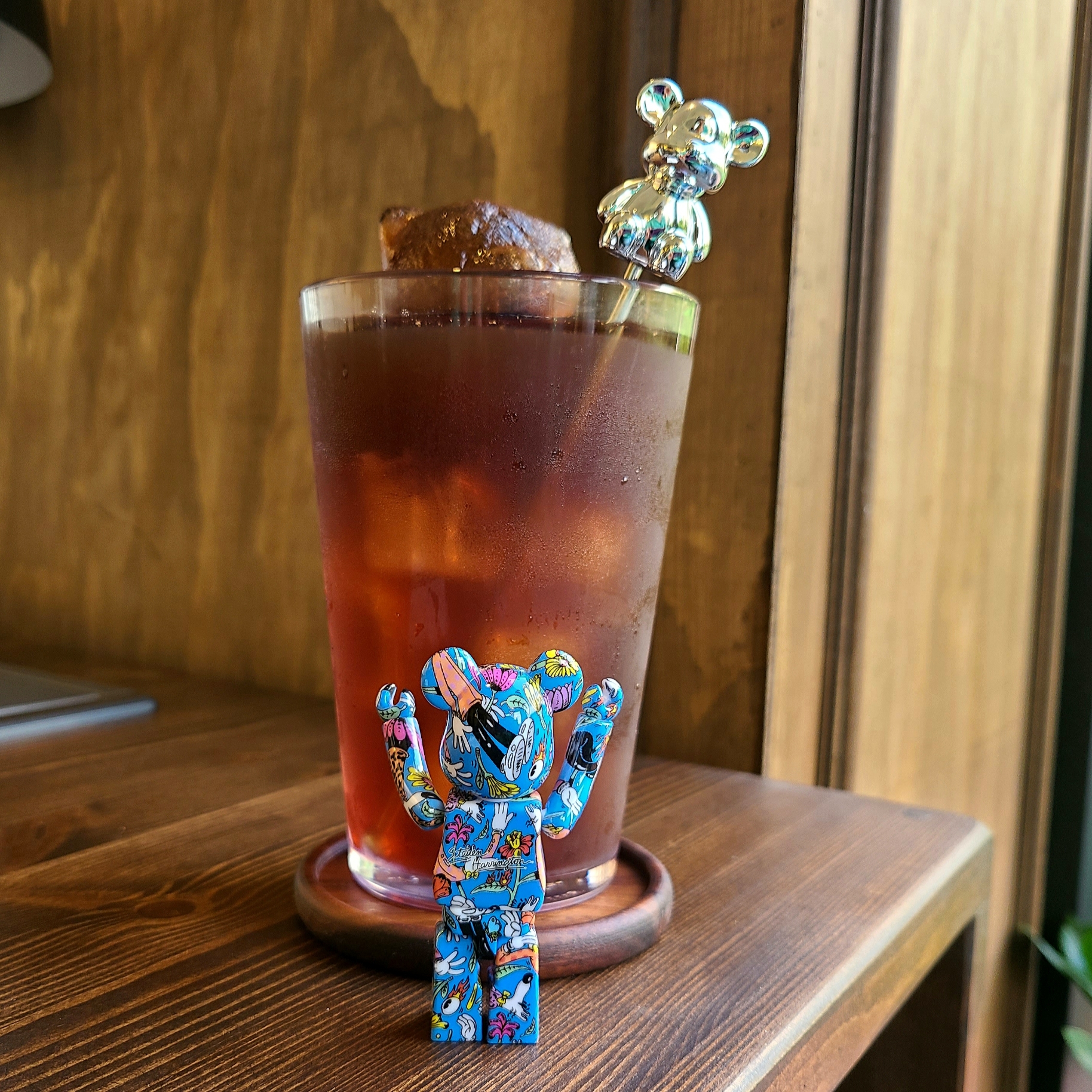 Bearbrick x Steven Harrington Magic Hour 100% & 400% Set 착용 스타일 - 4