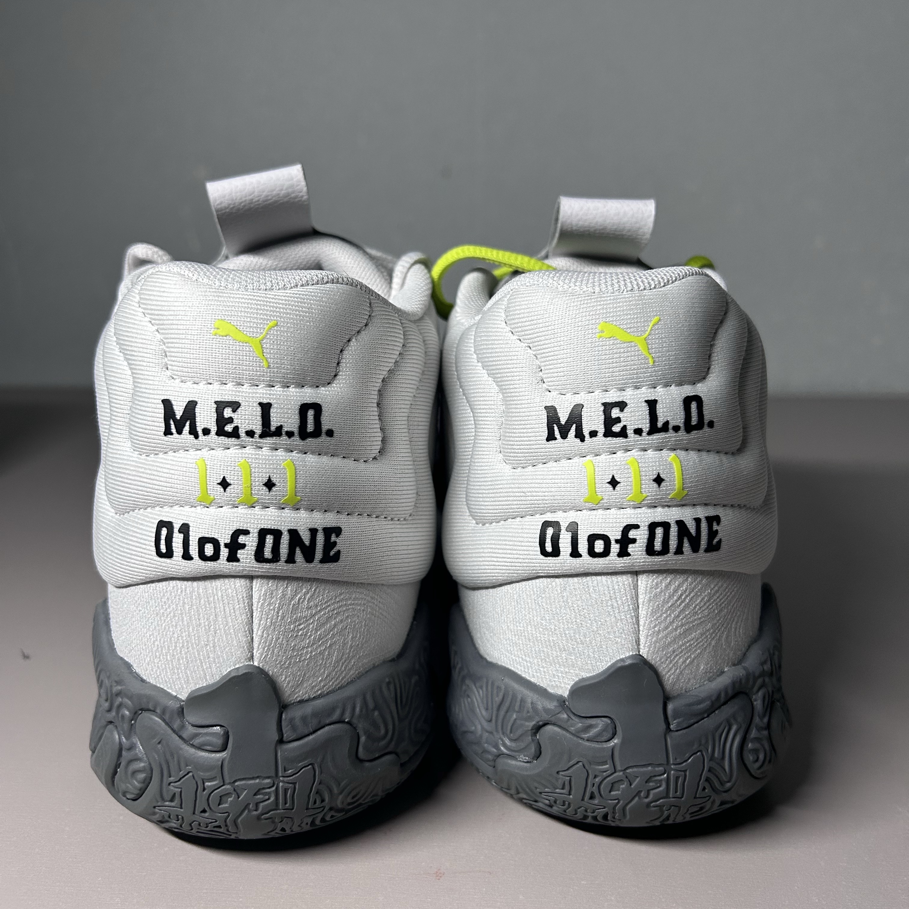 Puma MB.03 Lamelo Ball Feather Gray Lime Smash 착용 스타일 - 2