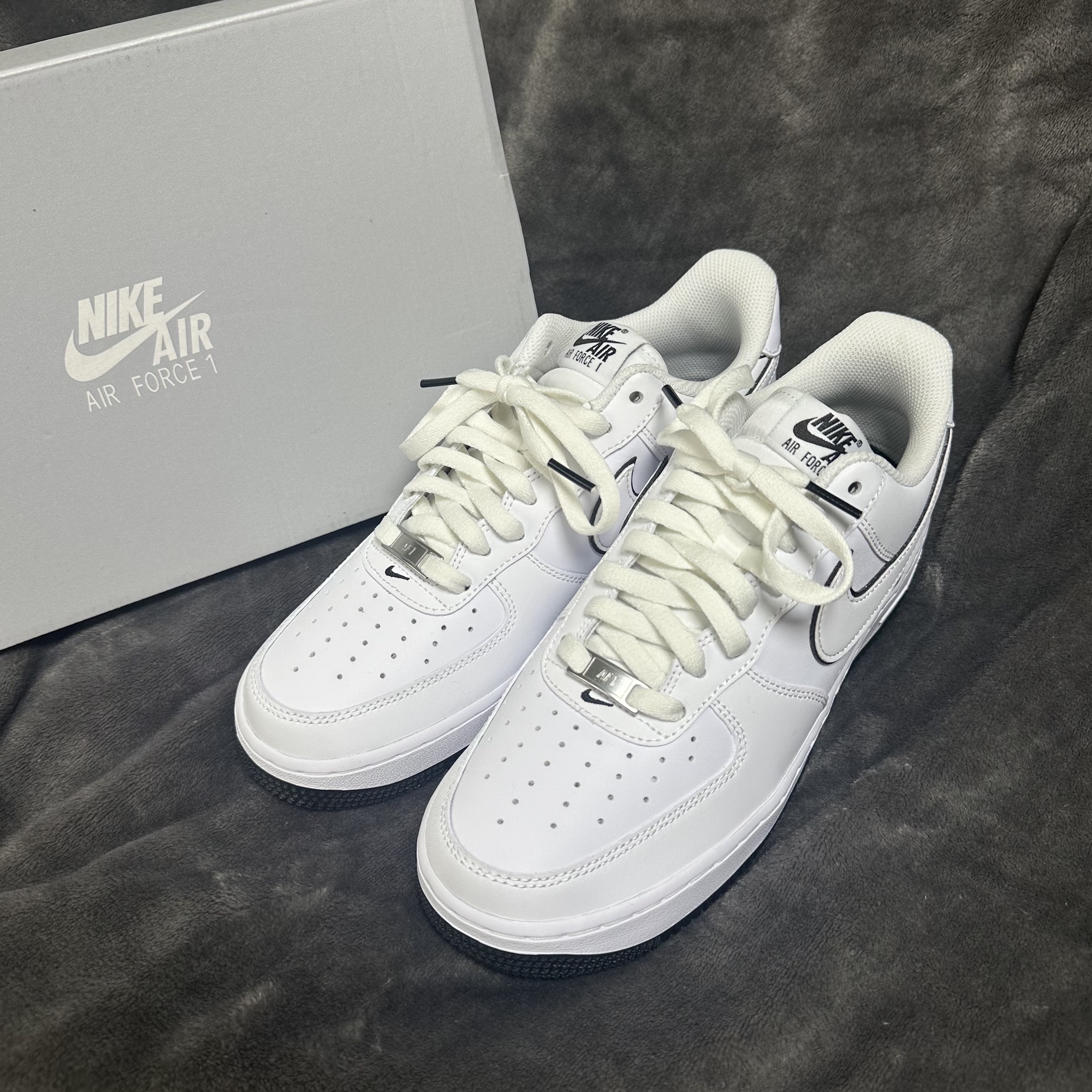 Nike Air Force 1 '07 White Black 착용 스타일