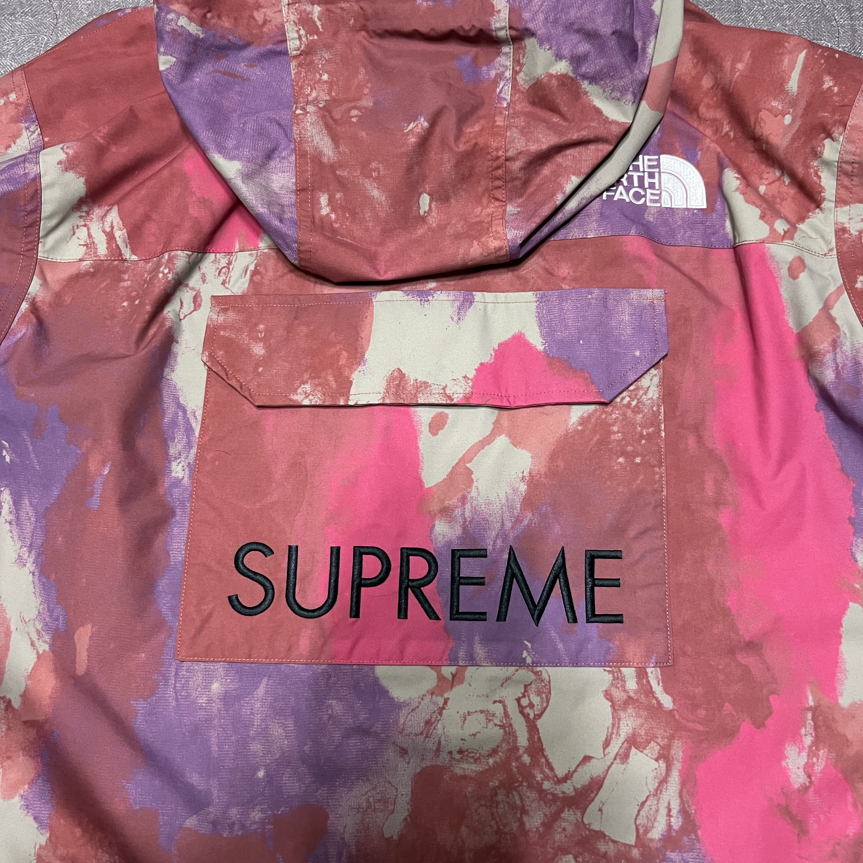 Supreme x The North Face Cargo Jacket Multi-Color - 20SS 착용 스타일 - 2
