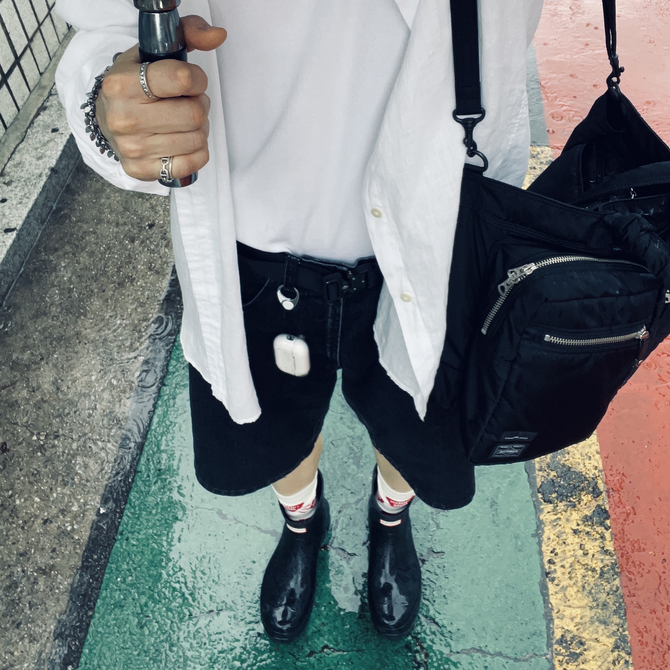 Hunter Play Short Wellington Boots Black, Supreme x Nike Denim Short Black - 24SS 착용 스타일 - 1