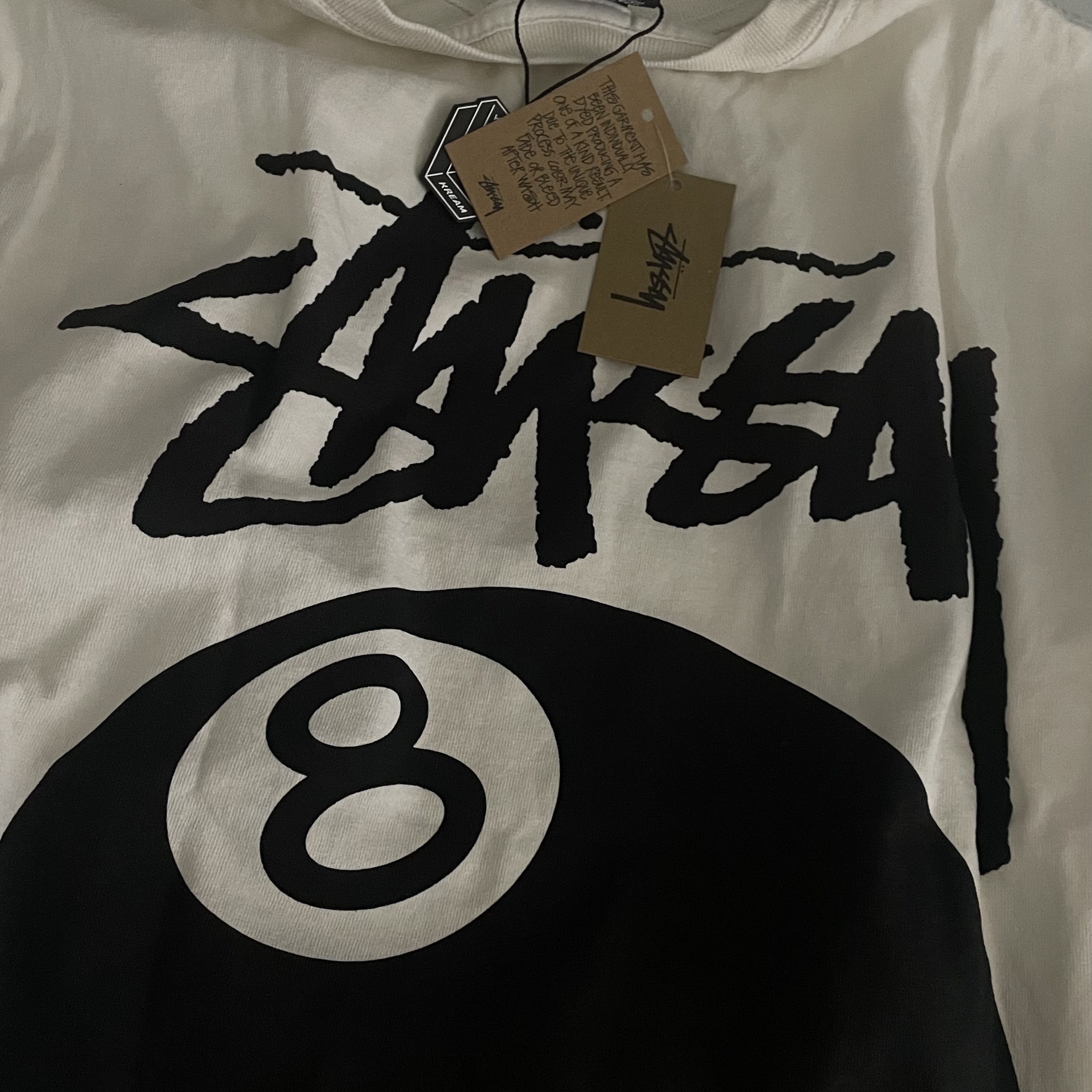Stussy 8 Ball Pigment Dyed T-Shirt Natural 착용 스타일