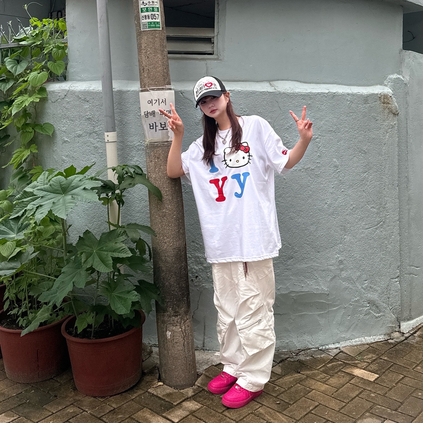 Open Yy x Hello Kitty T-Shirt White, (W) Nike Air Force 1 '07 Fireberry Fierce Pink 착용 스타일 - 4