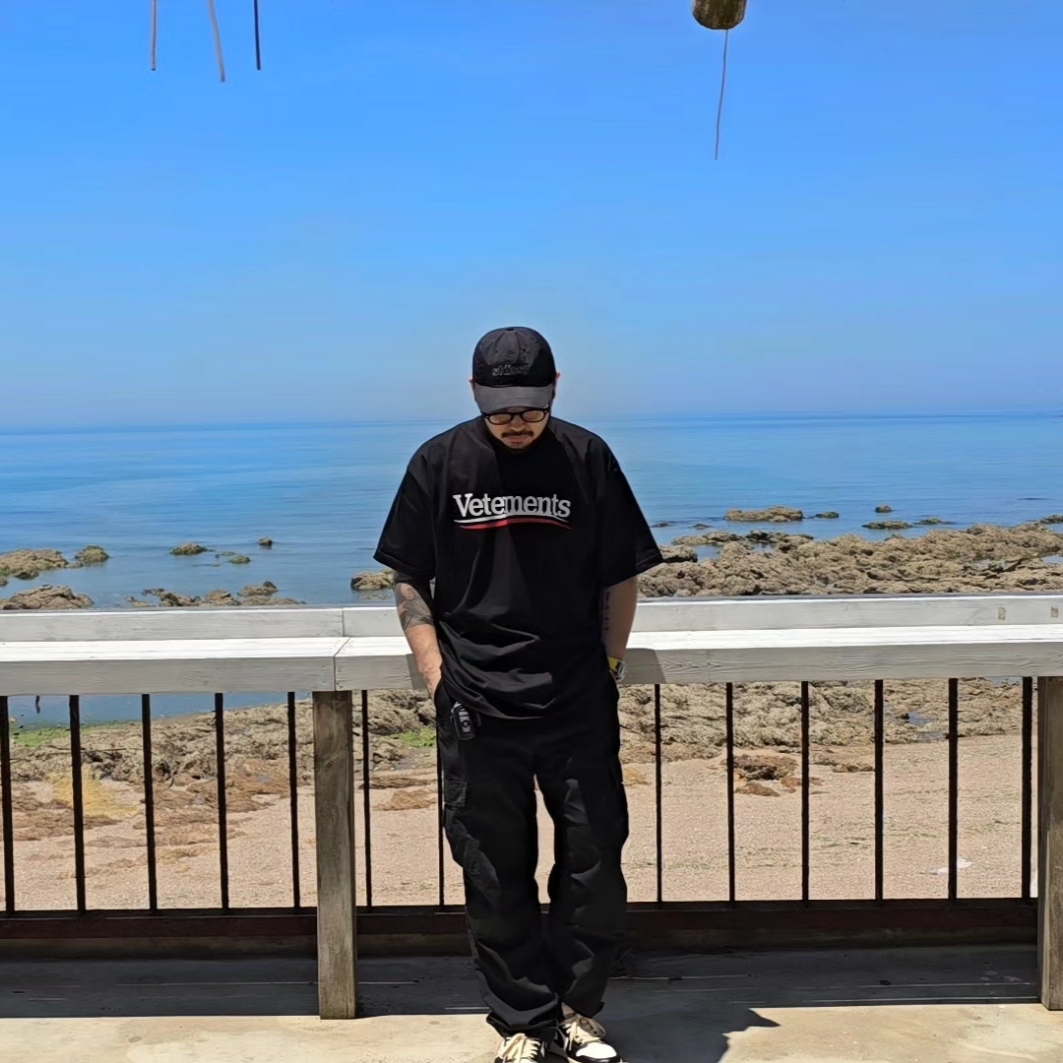 Stussy Nylon Reflective Cap Black, Jordan 1 x Travis Scott x Fragment Retro Low OG SP Military Blue 착용 스타일