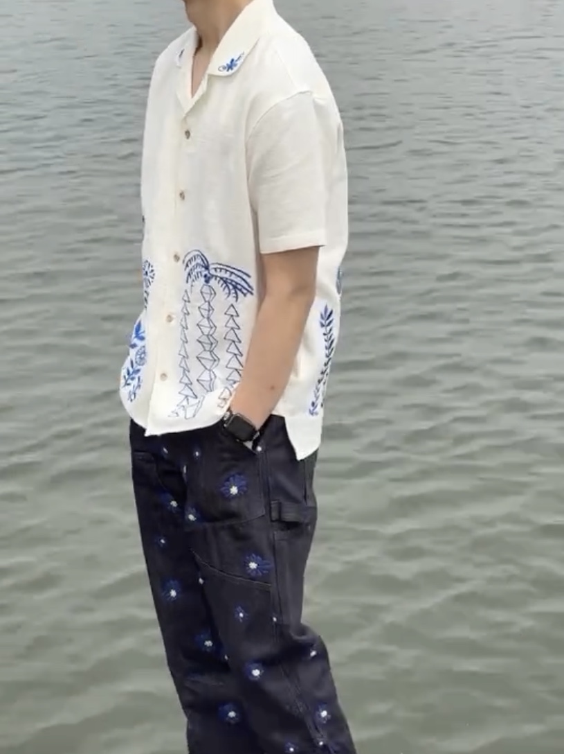 [KREAM 단독] ADSB Andersson Bell May Embroidery Open Collar Shirts Black 착용 스타일 - 3
