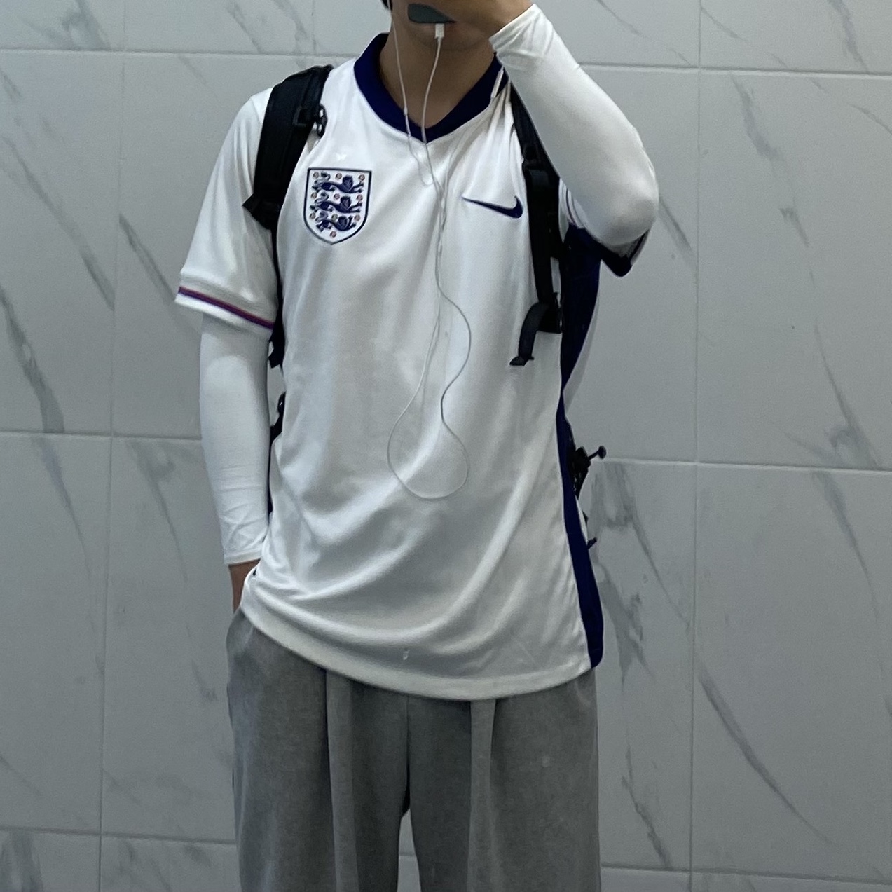Nike England 2024/25 Dri-Fit Stadium Home Replica Jersey White Blue Void (Non Marking Ver.) 착용 스타일