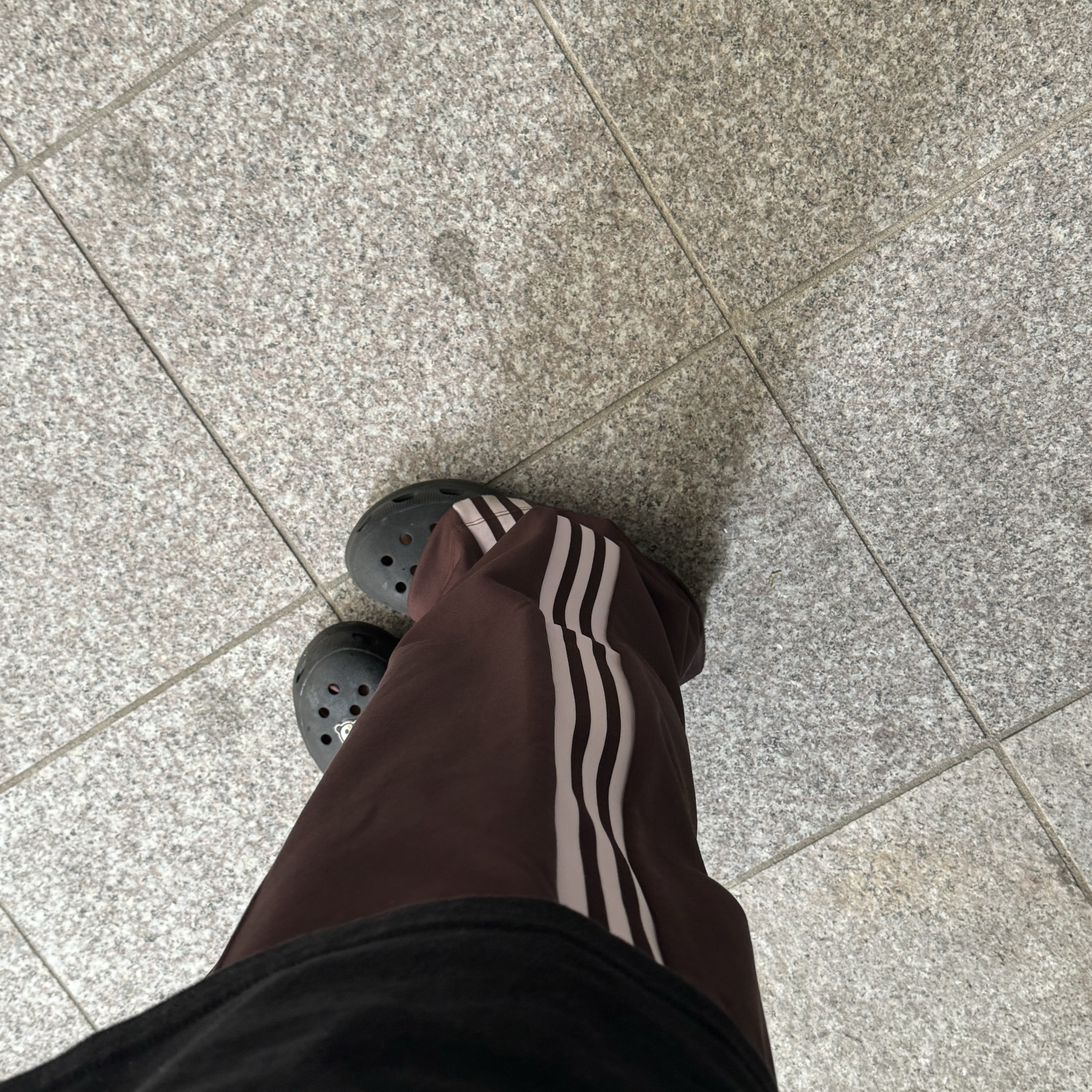 (W) Adidas Originals Beckenbauer Track Pants Shadow Brown - KR Sizing 착용 스타일