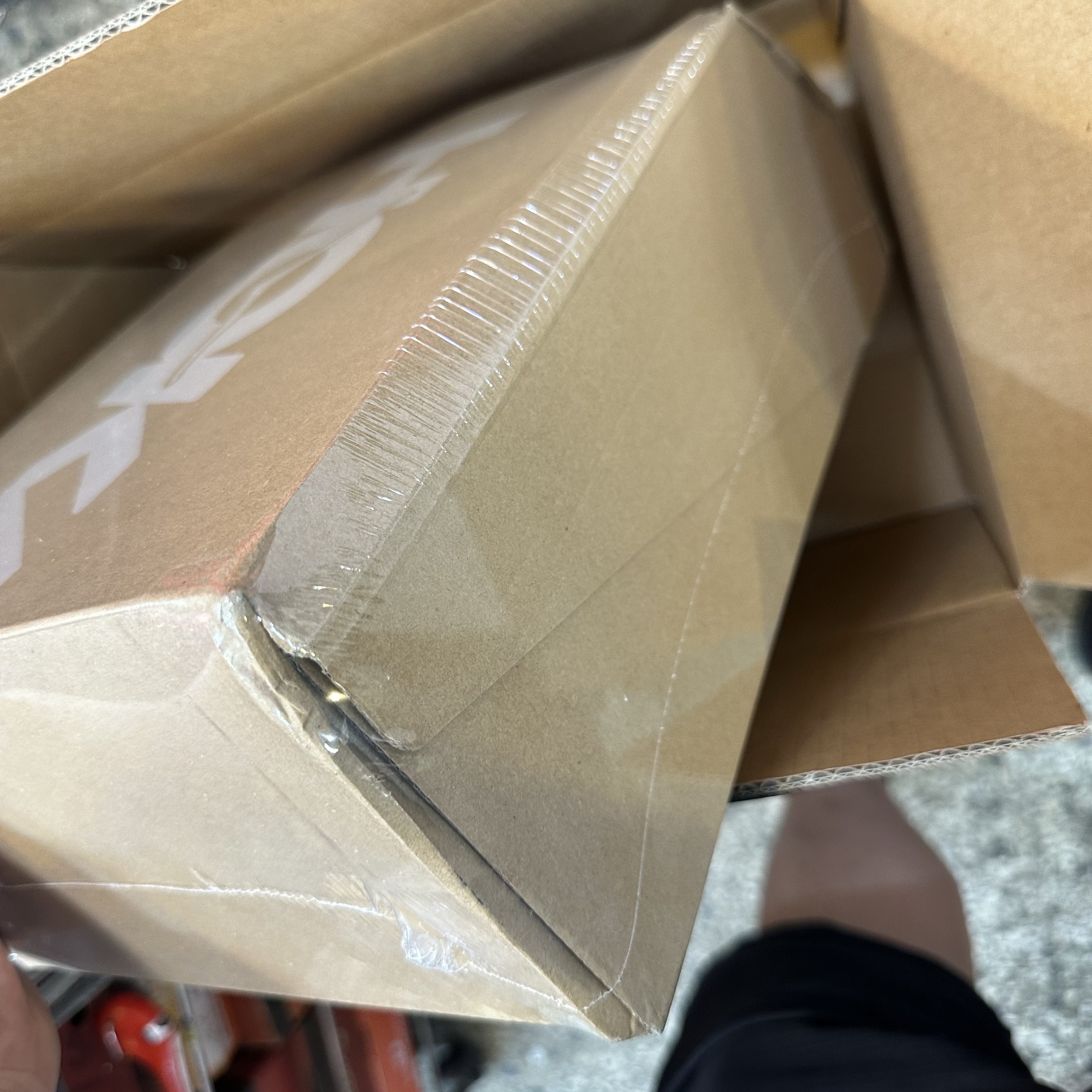 Hoka Tor Ultra Low TP Wheat Mushroom 착용 스타일 - 4