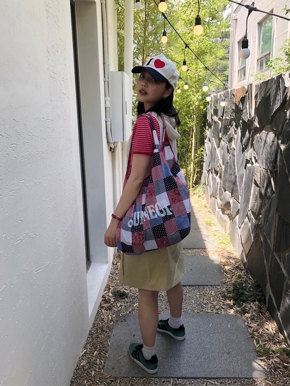 SUNNECT Madras Shopper Bag Red 착용 스타일