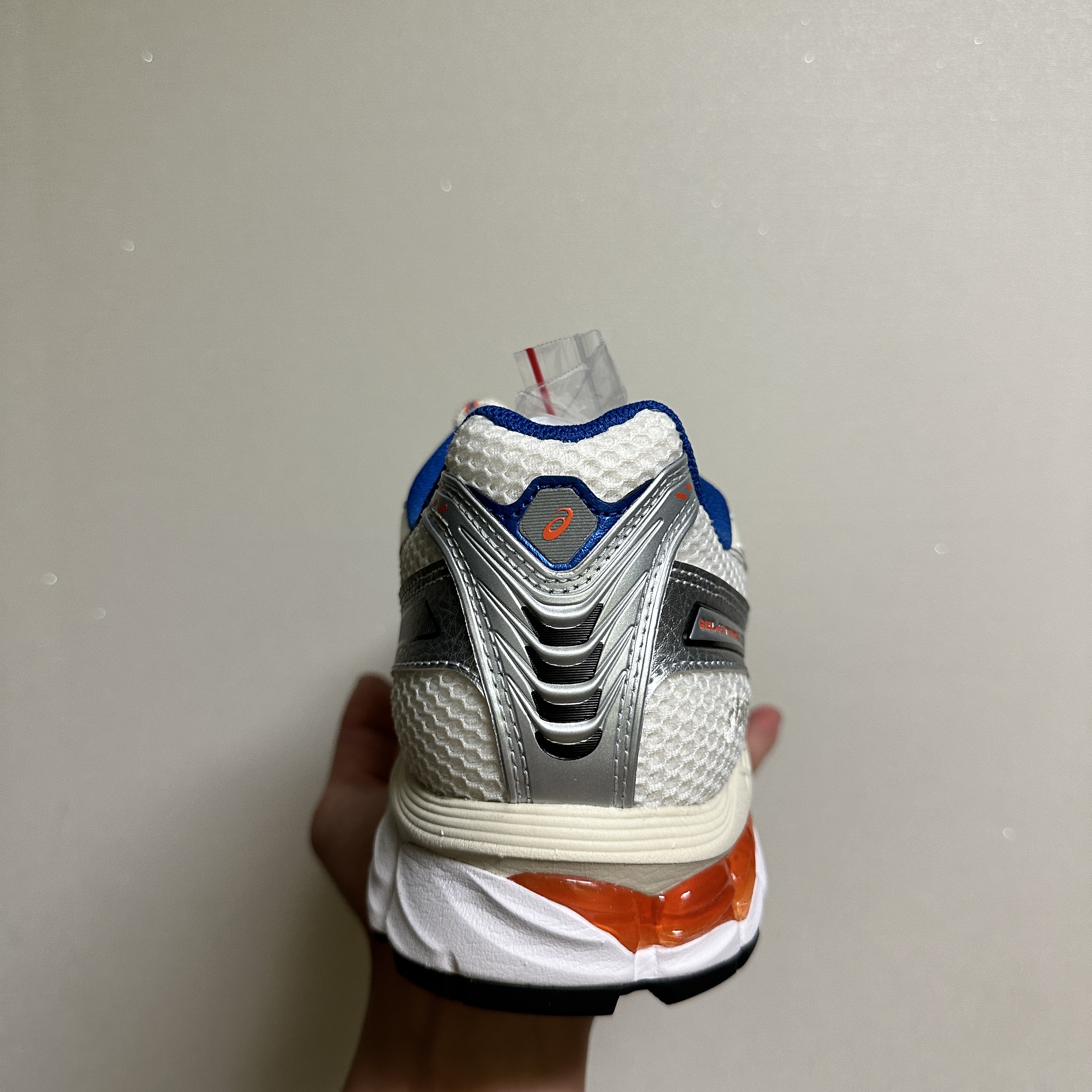 Asics x Ronnie Fieg Gel-Kayano 12.1 Cream 착용 스타일 - 4