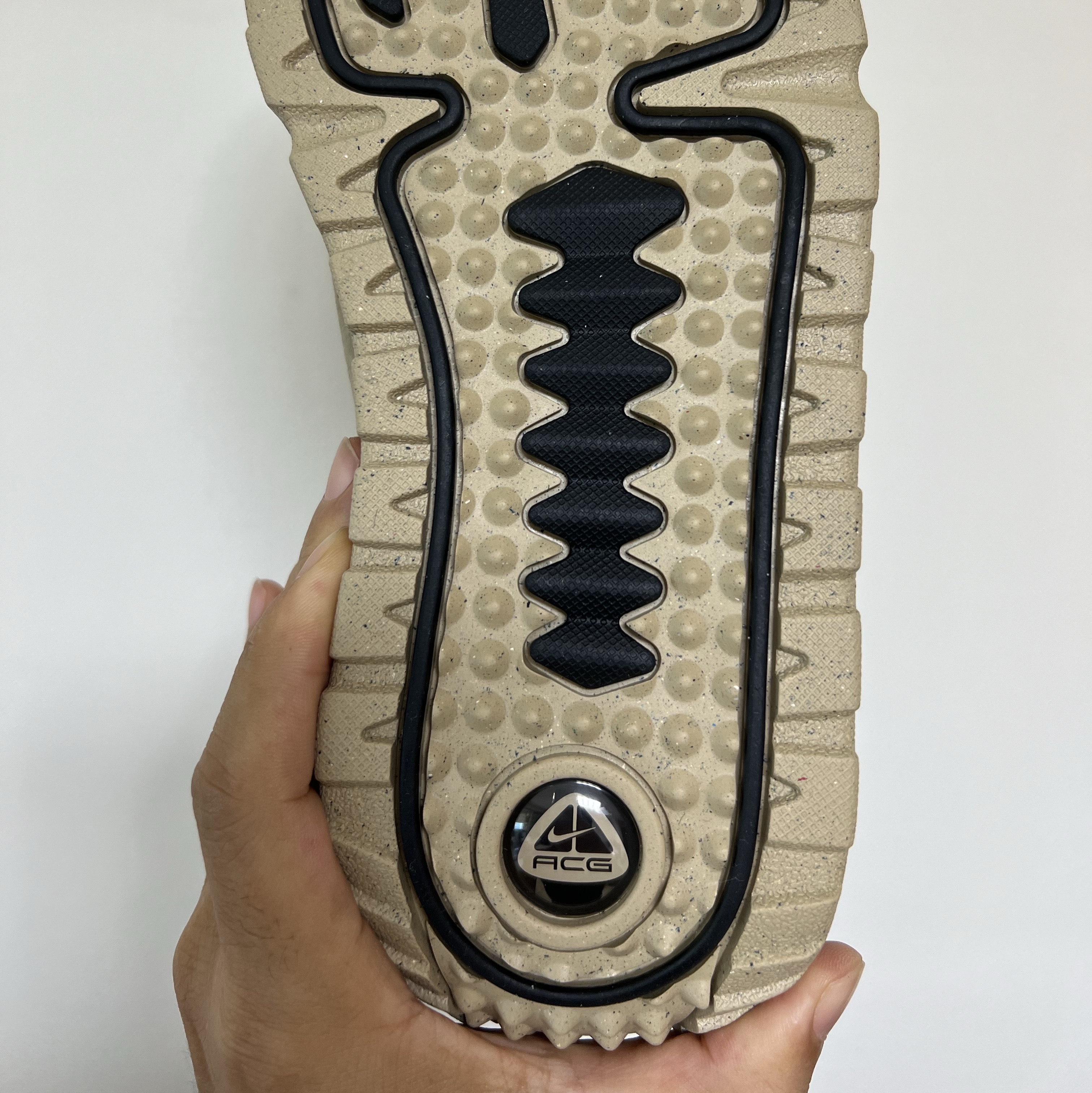 Nike ACG Rufus Limestone and Black 착용 스타일 - 5