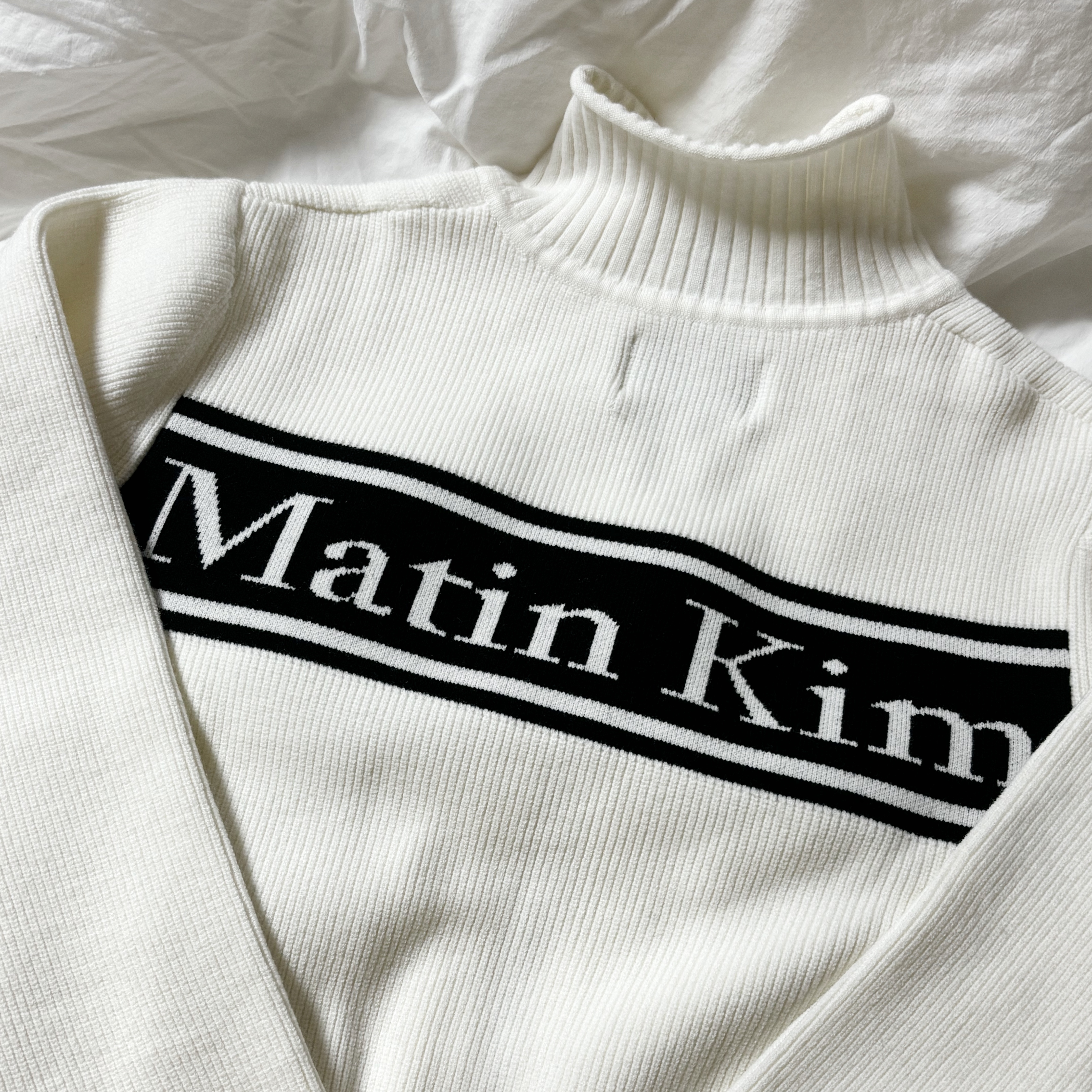 Matin Kim Spell Point Stripe Knit Cardigan Ivory 착용 스타일