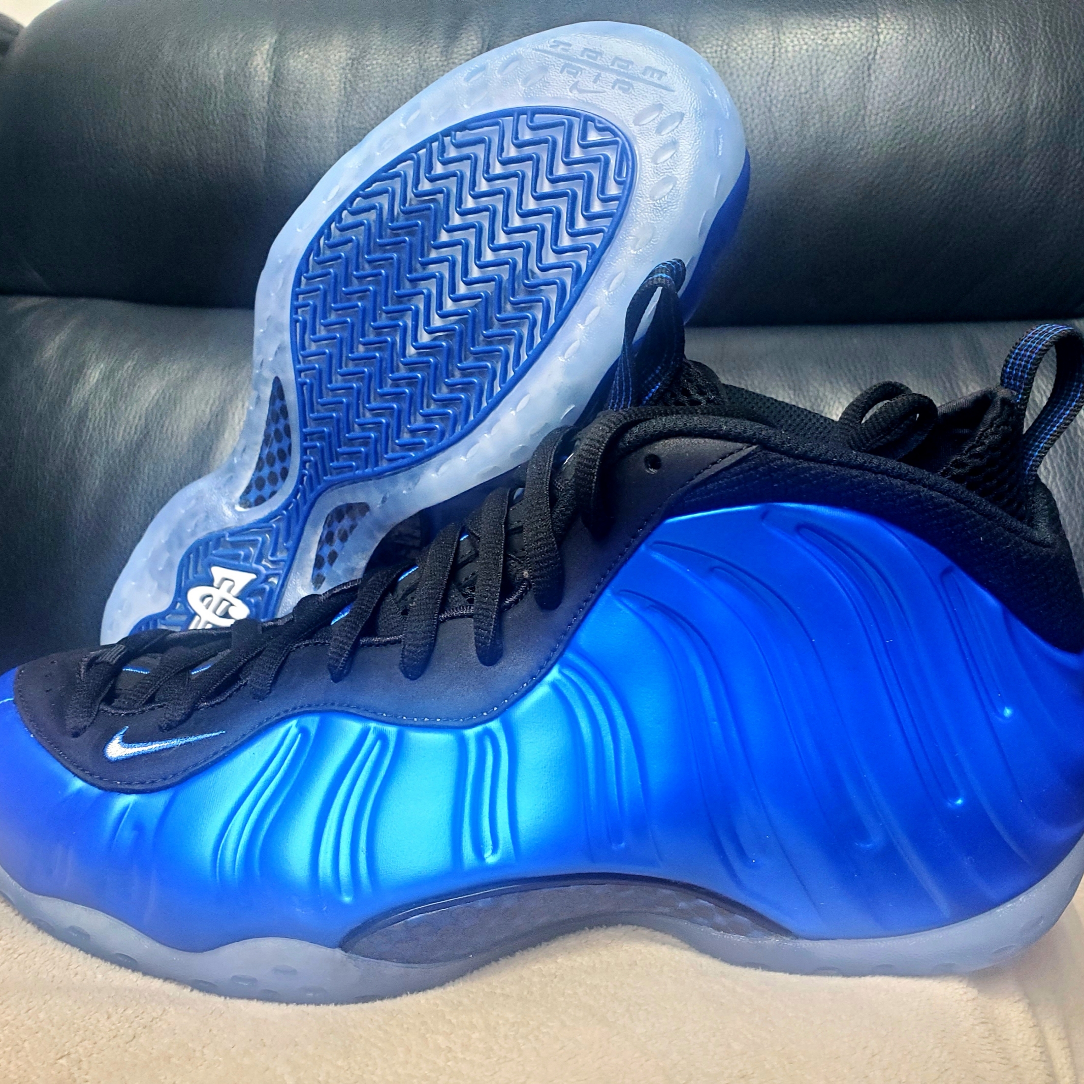 Nike Air Foamposite One Metallic Red, Nike Air Foamposite One International Blue 착용 스타일 - 2