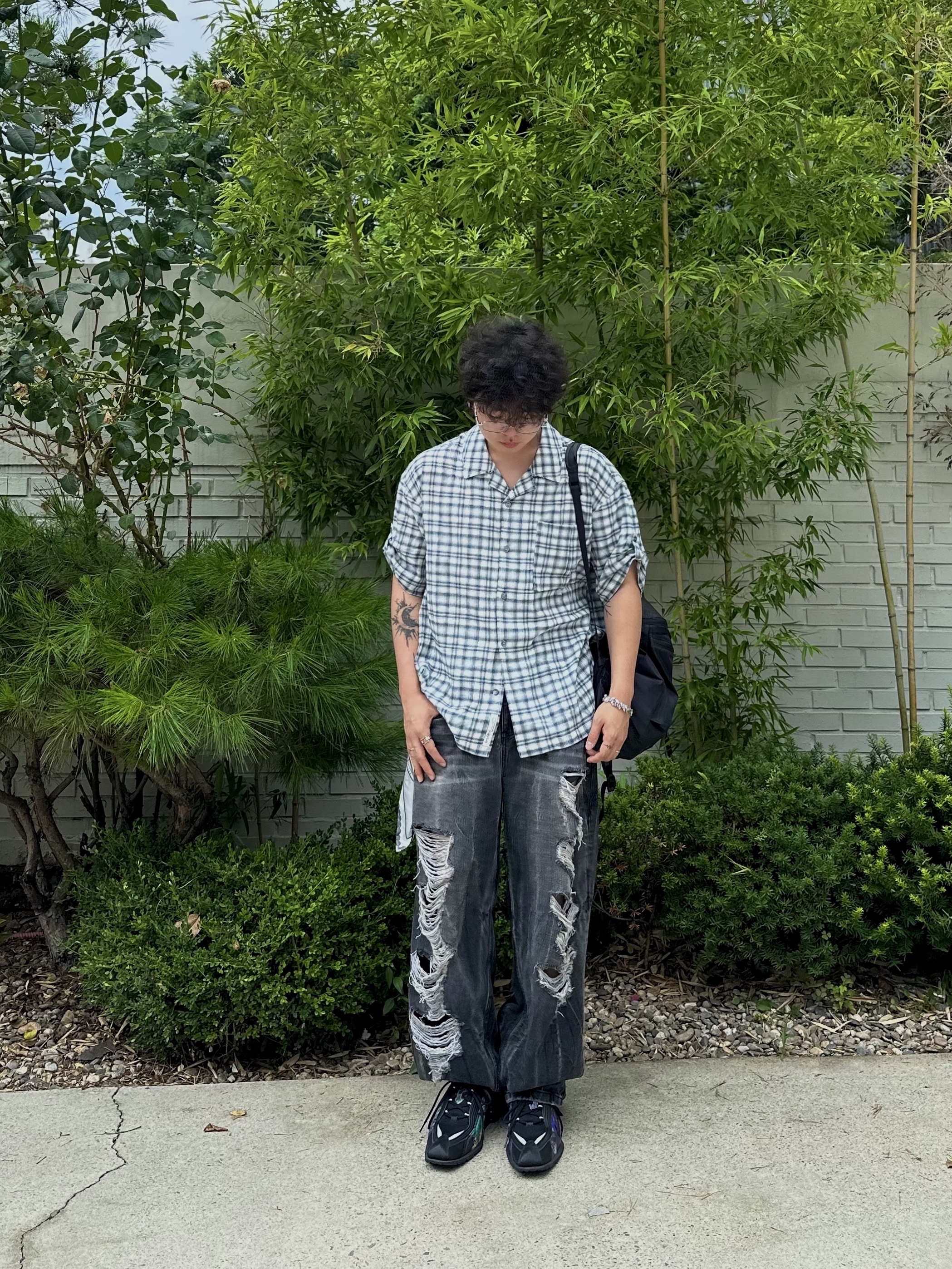 Millo Archive Reflect Curved Damage Pants Washed Black, Nike x Martine Rose Shox MR4 Black Multi 착용 스타일 - 4