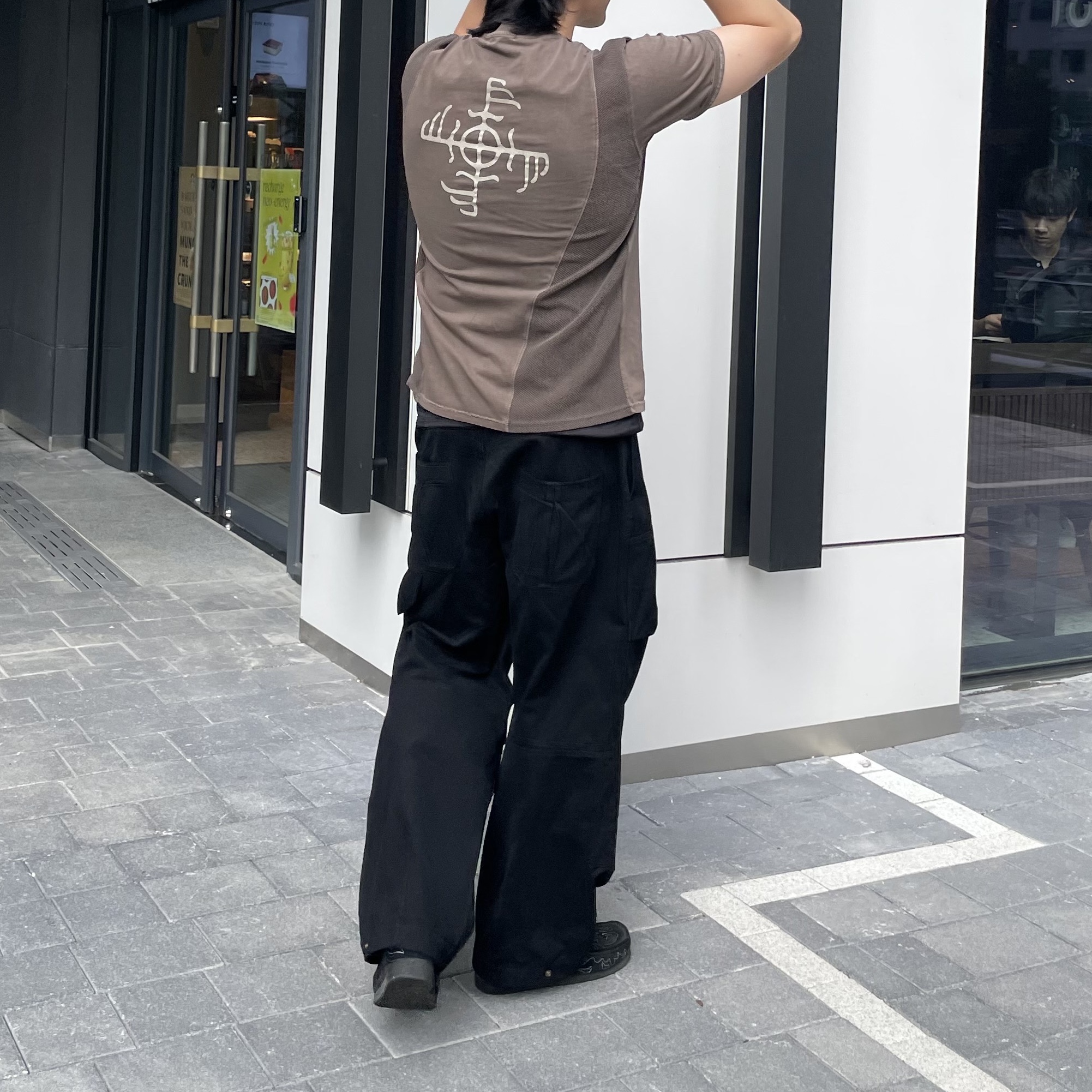 Clarks x Supreme Wallabee Black, Ignota Core:9 Galdr SS T-Shirts Brown 착용 스타일