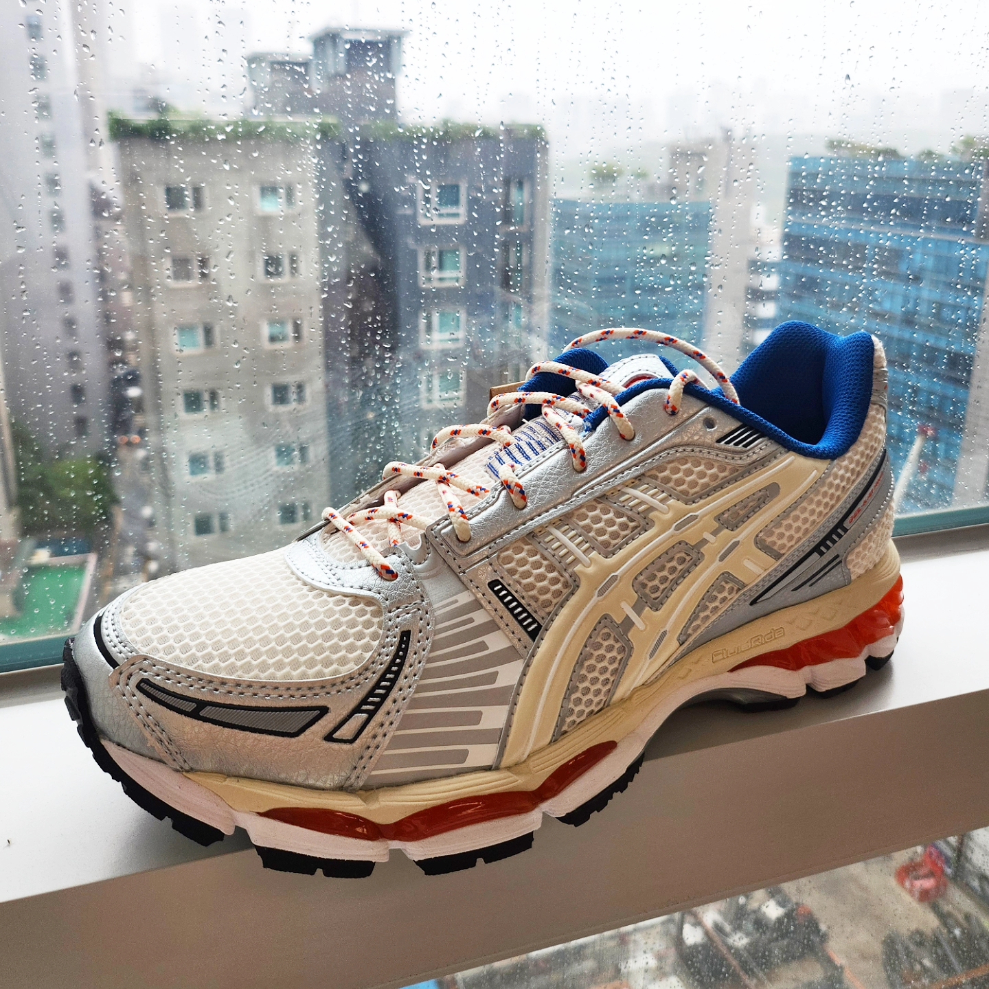 Asics x Ronnie Fieg Gel-Kayano 12.1 Cream 착용 스타일 - 2