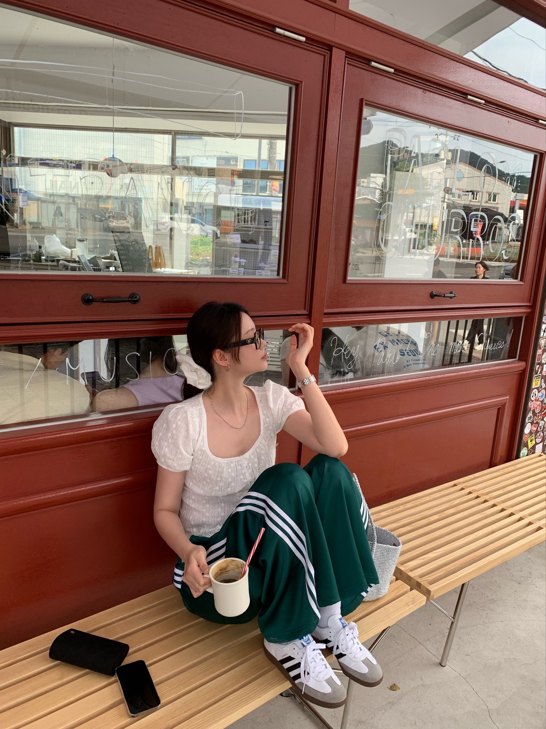 Adidas Samba OG Cloud White, Chanel Square Eyeglasses Acetate & Black International Fit 착용 스타일 - 2