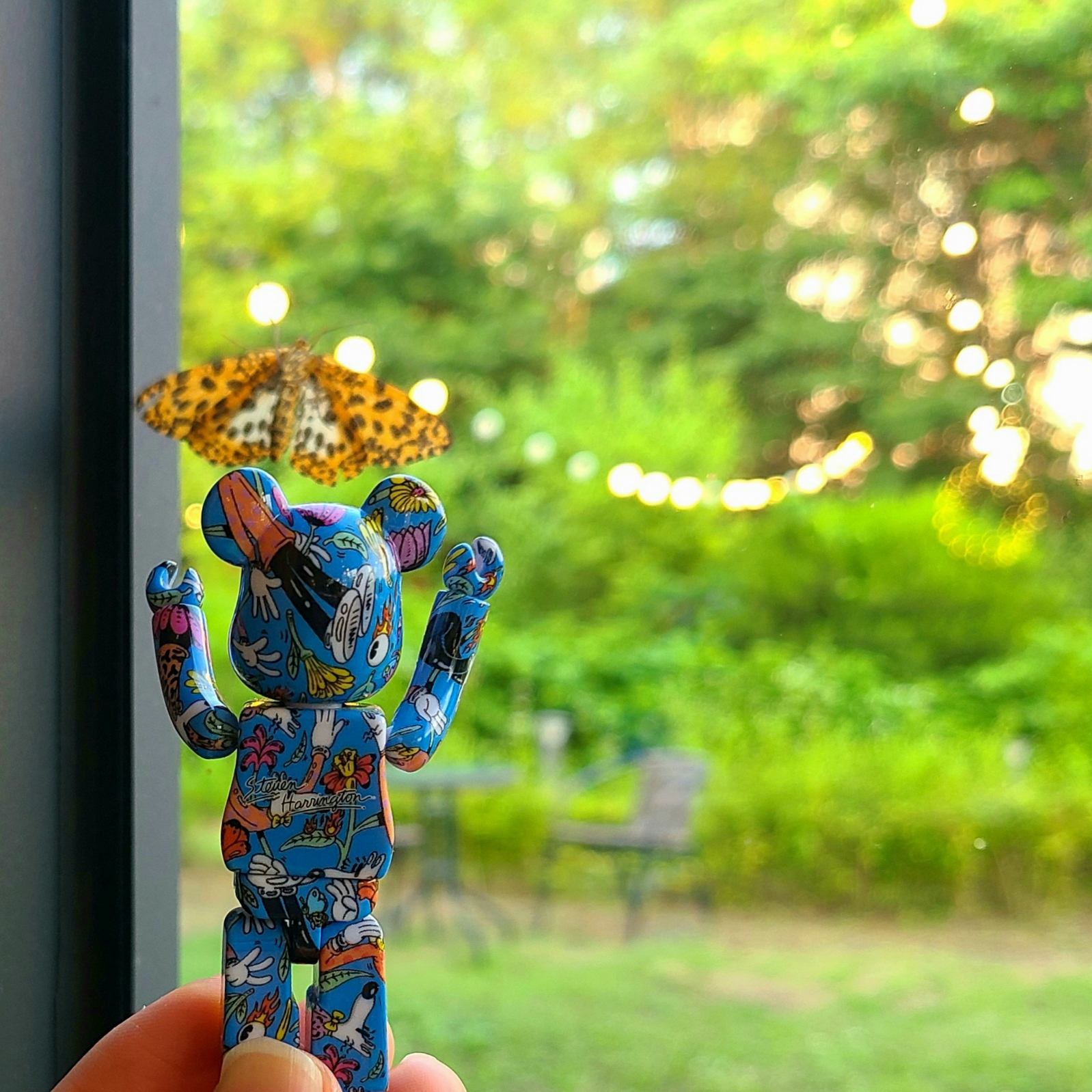 Bearbrick x Steven Harrington Magic Hour 100% & 400% Set 착용 스타일 - 1