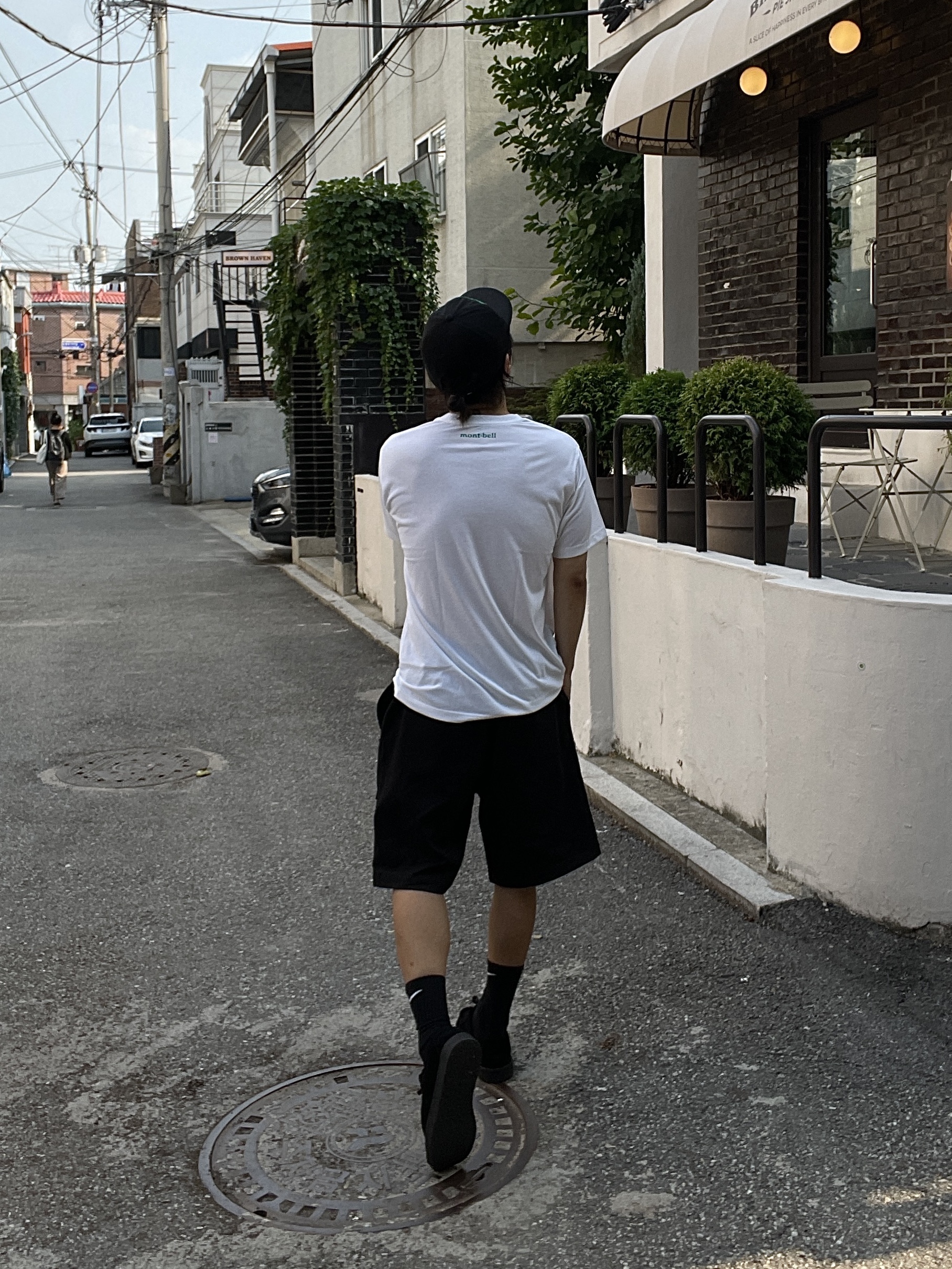 Gentle Monster x Maison Margiela MM007 Black Black 착용 스타일 - 8