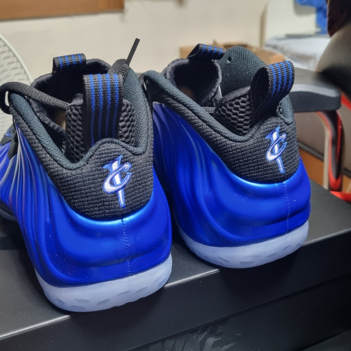 Nike Air Foamposite One International Blue 착용 스타일 - 3