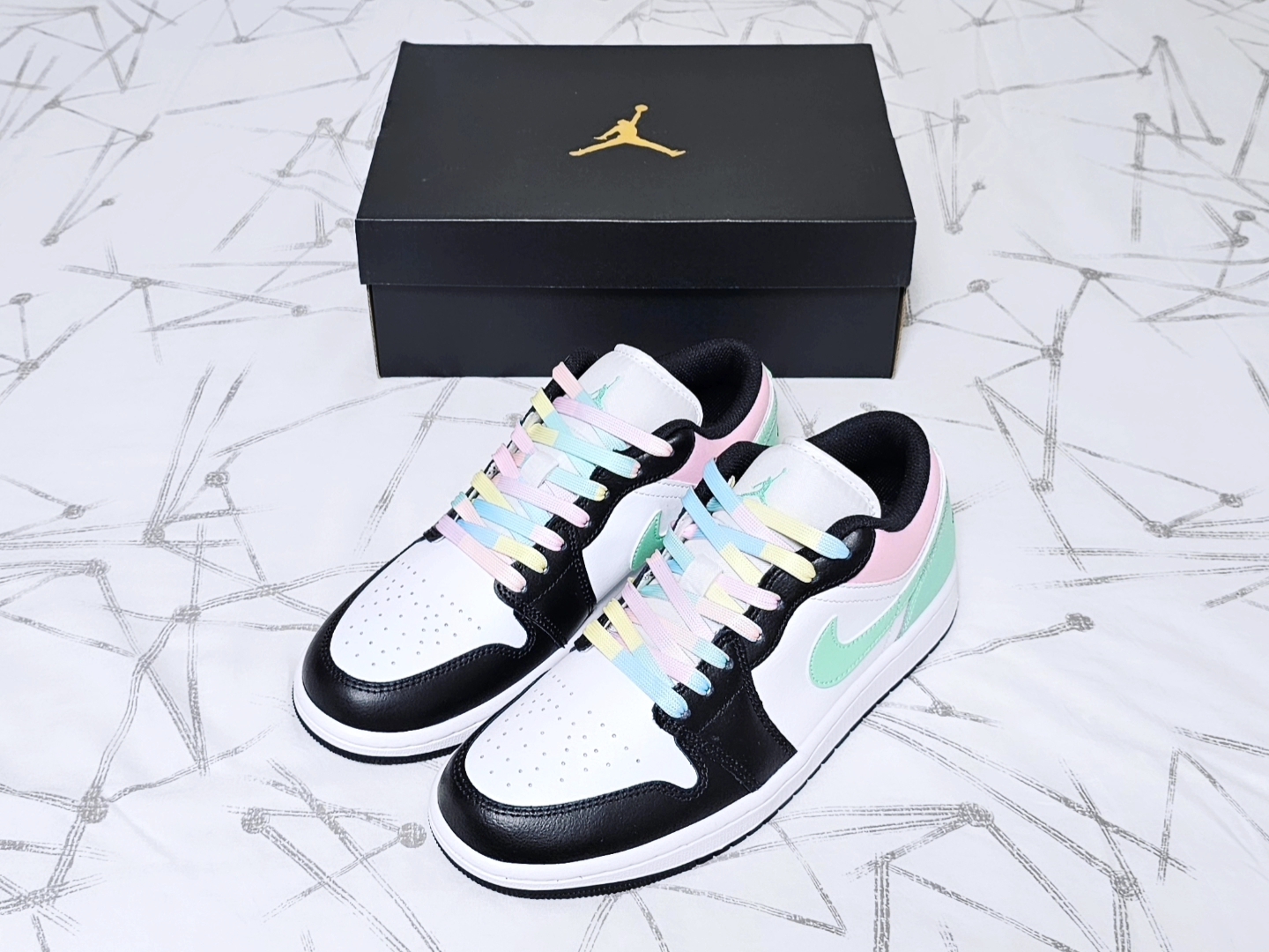 Jordan 1 Low White Green Glow 착용 스타일 - 1