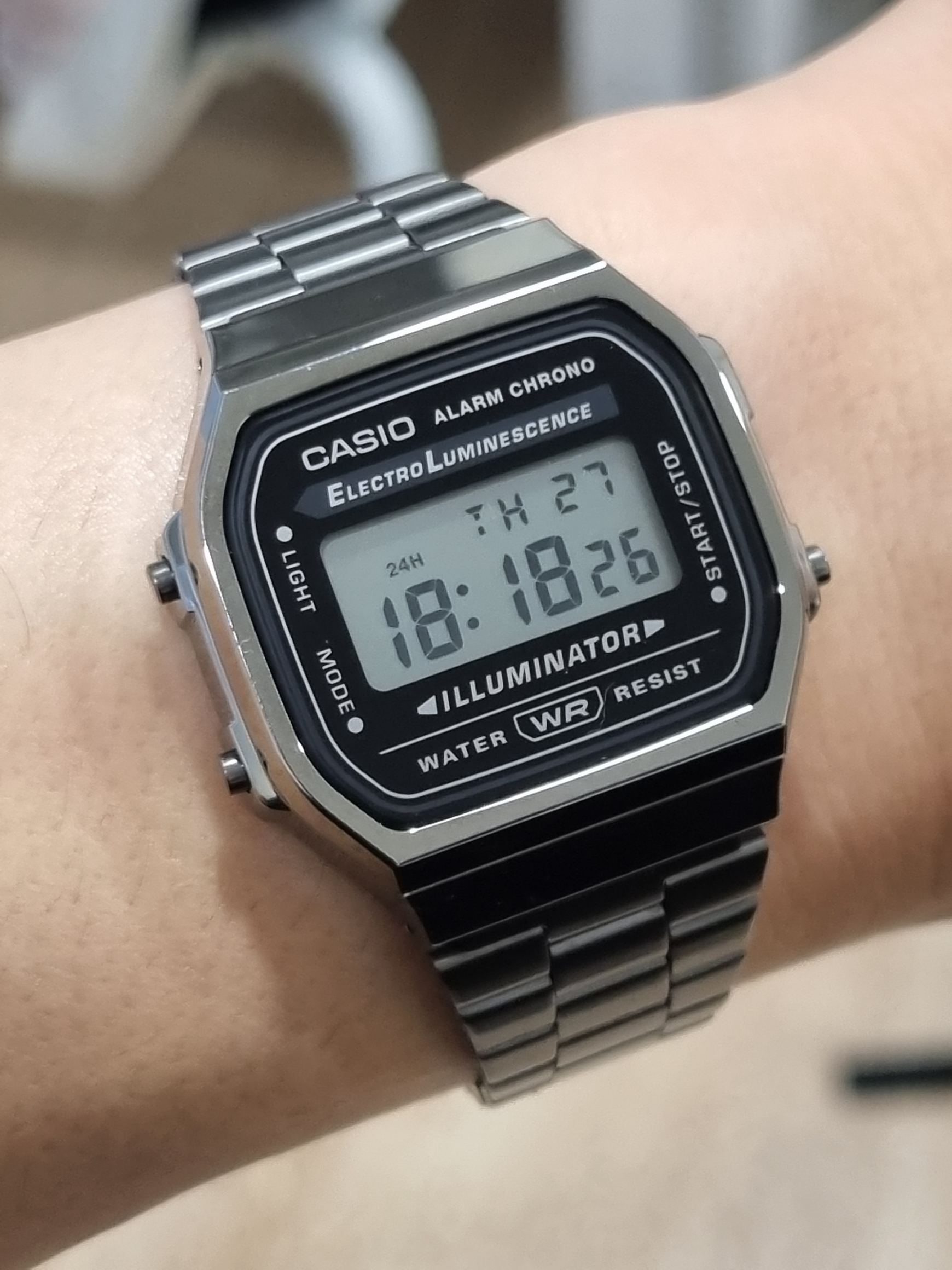 Casio A168WGG-1A 착용 스타일