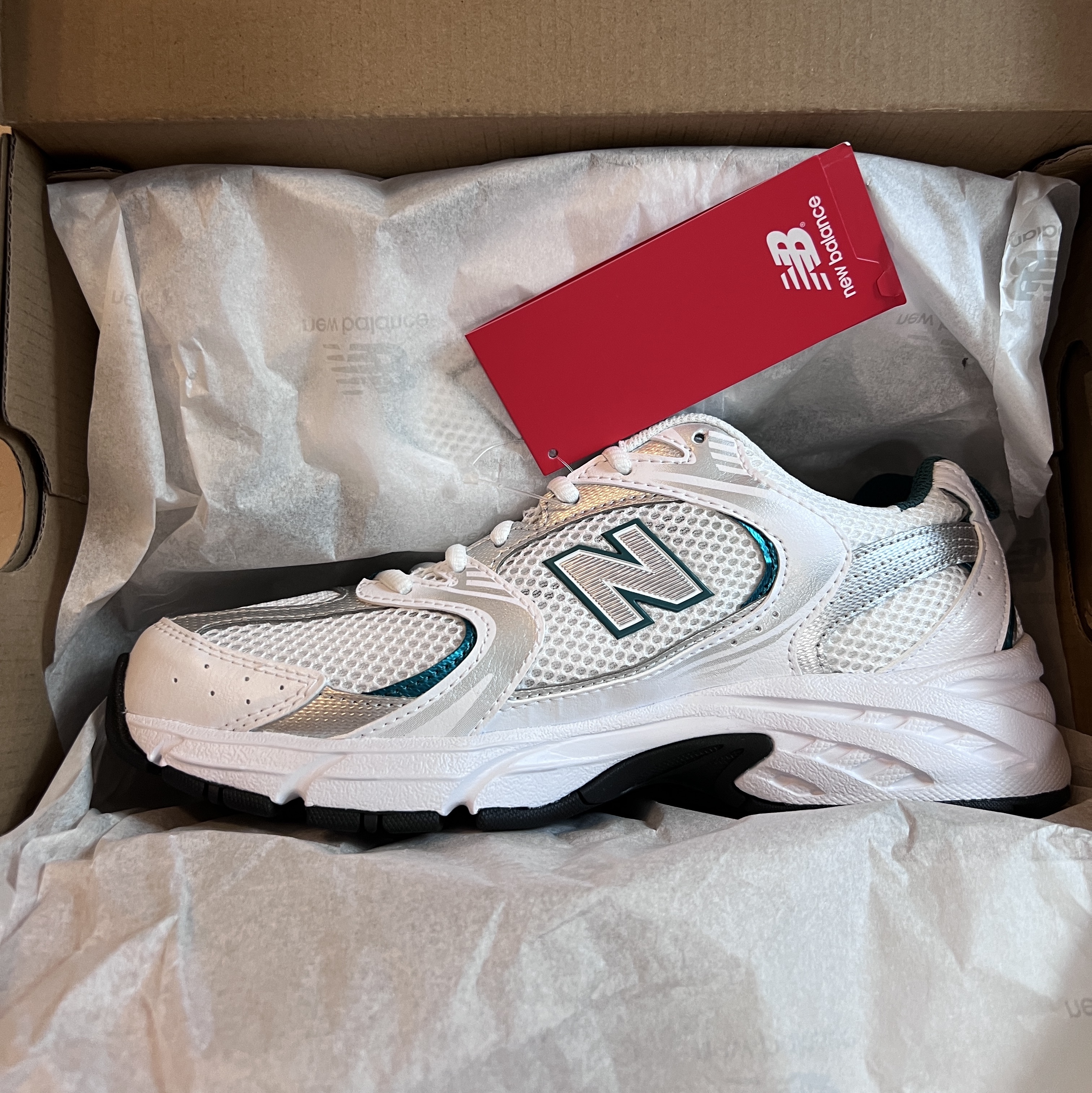 New Balance 530 White Mint 착용 스타일