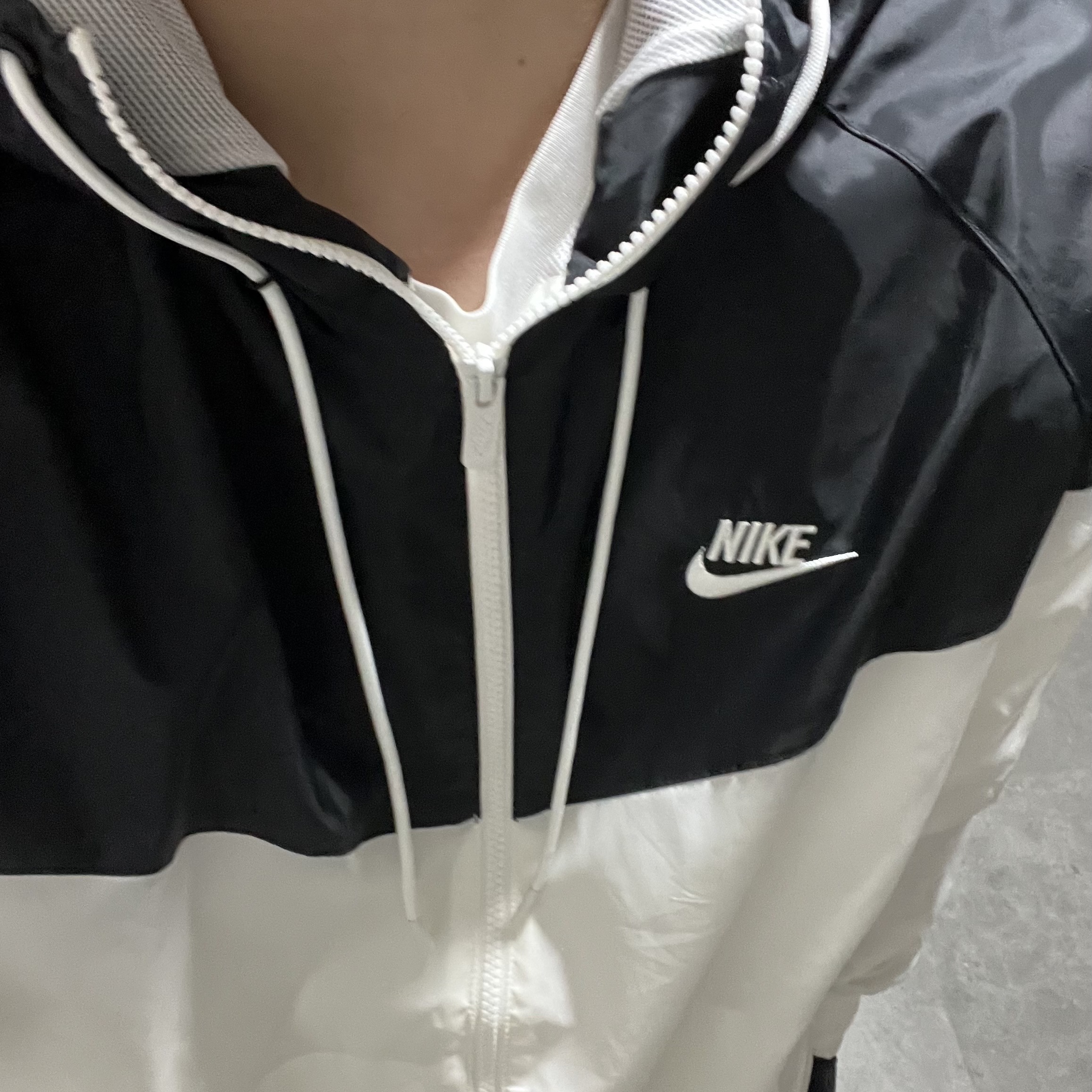 Nike NSW Windrunner Hooded Jacket Sail Black - Asia 착용 스타일