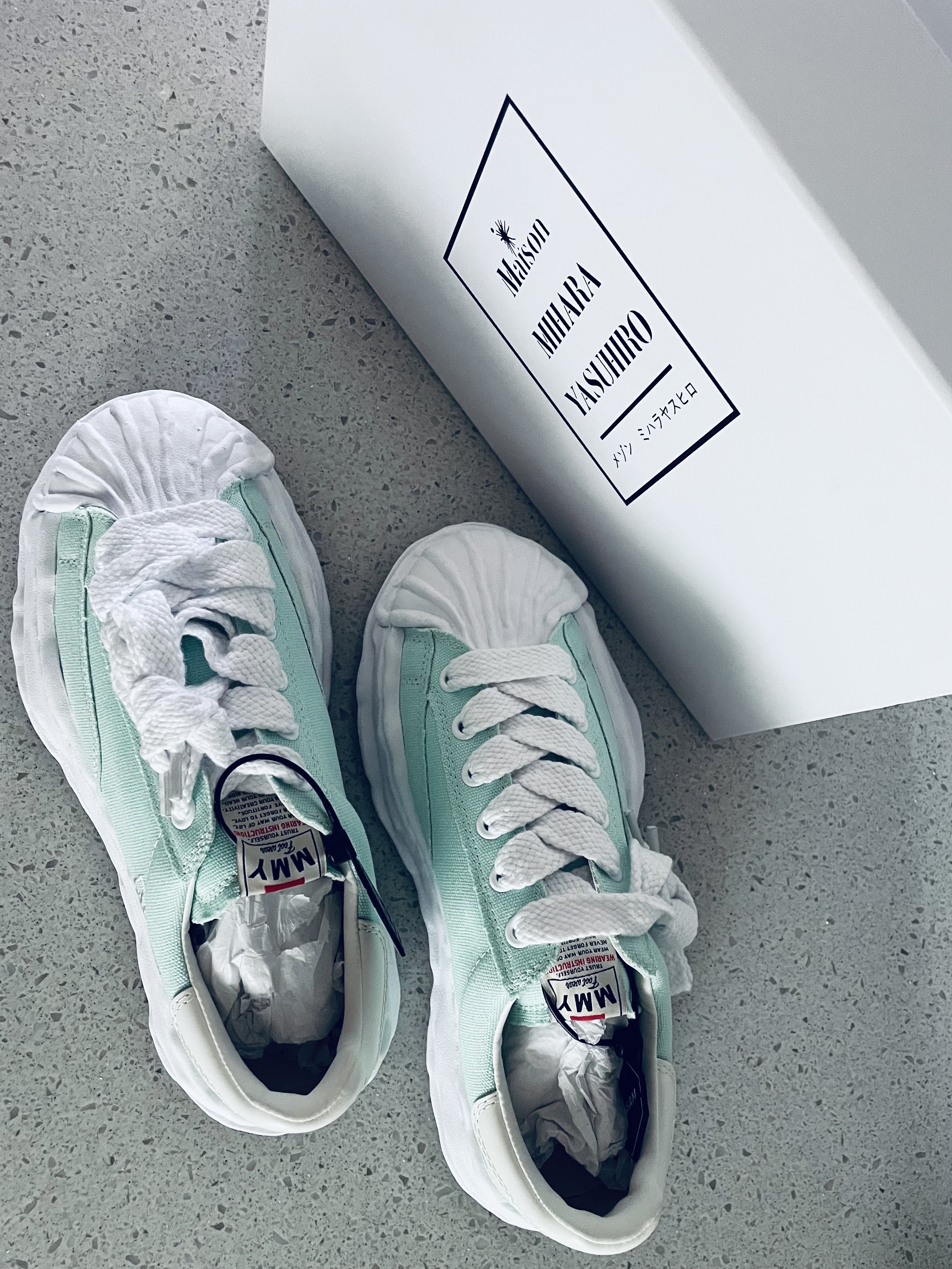 Maison Mihara Yasuhiro Blakey OG Sole Canvas Low-top Sneakers Light Blue 착용 스타일 - 4