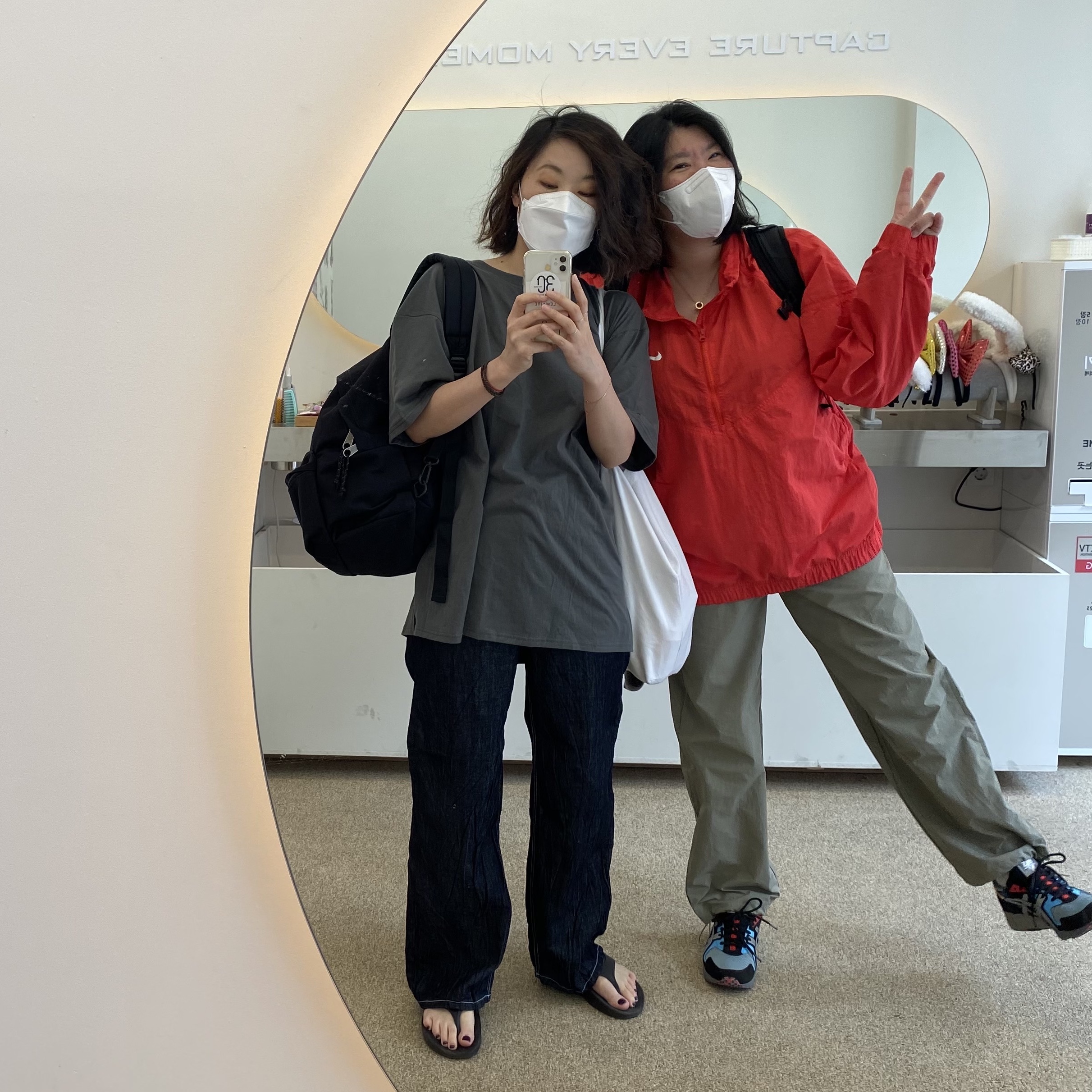 Oofos OOriginal Black 착용 스타일