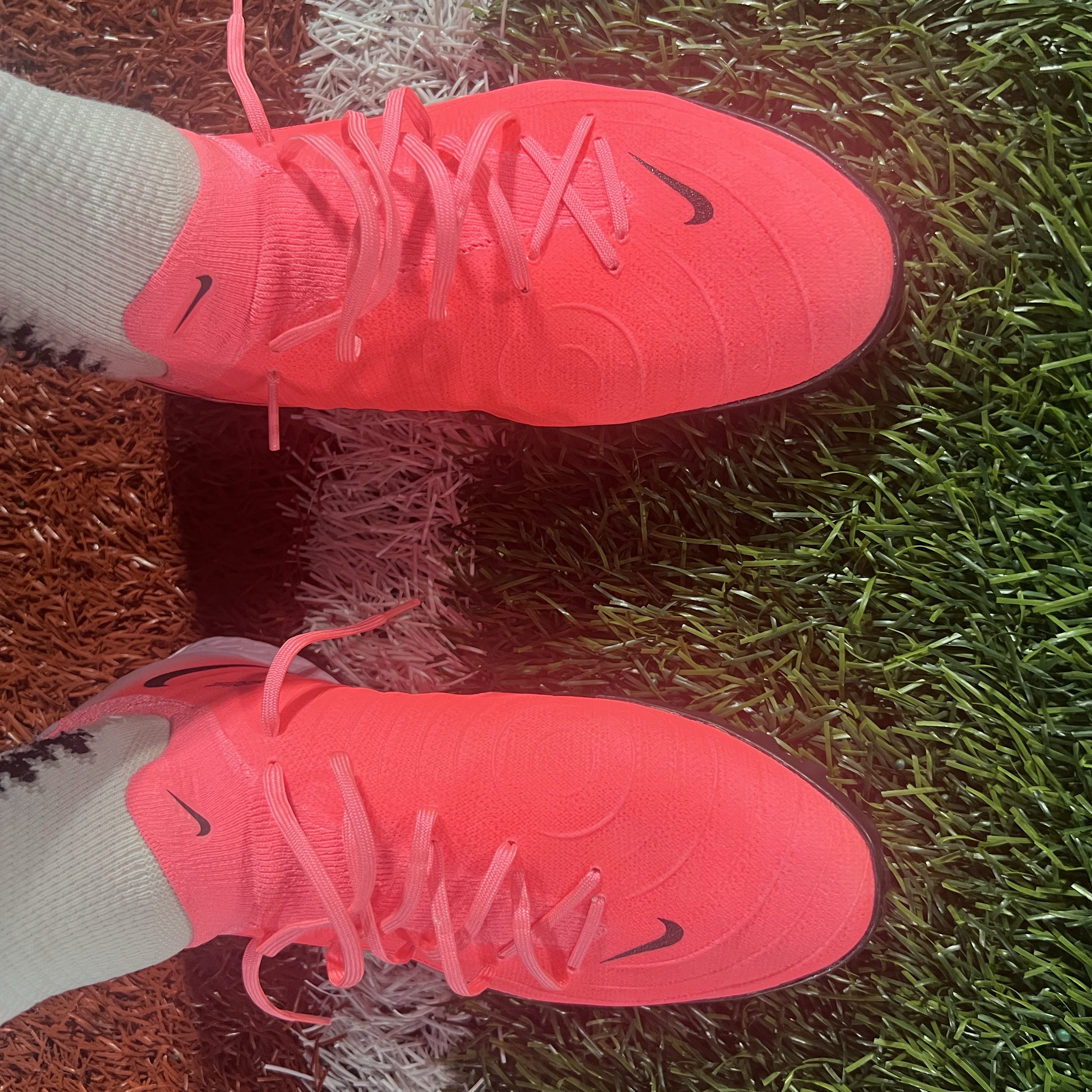 Nike Phantom GX 2 Pro TF Sunset Pulse Black 착용 스타일