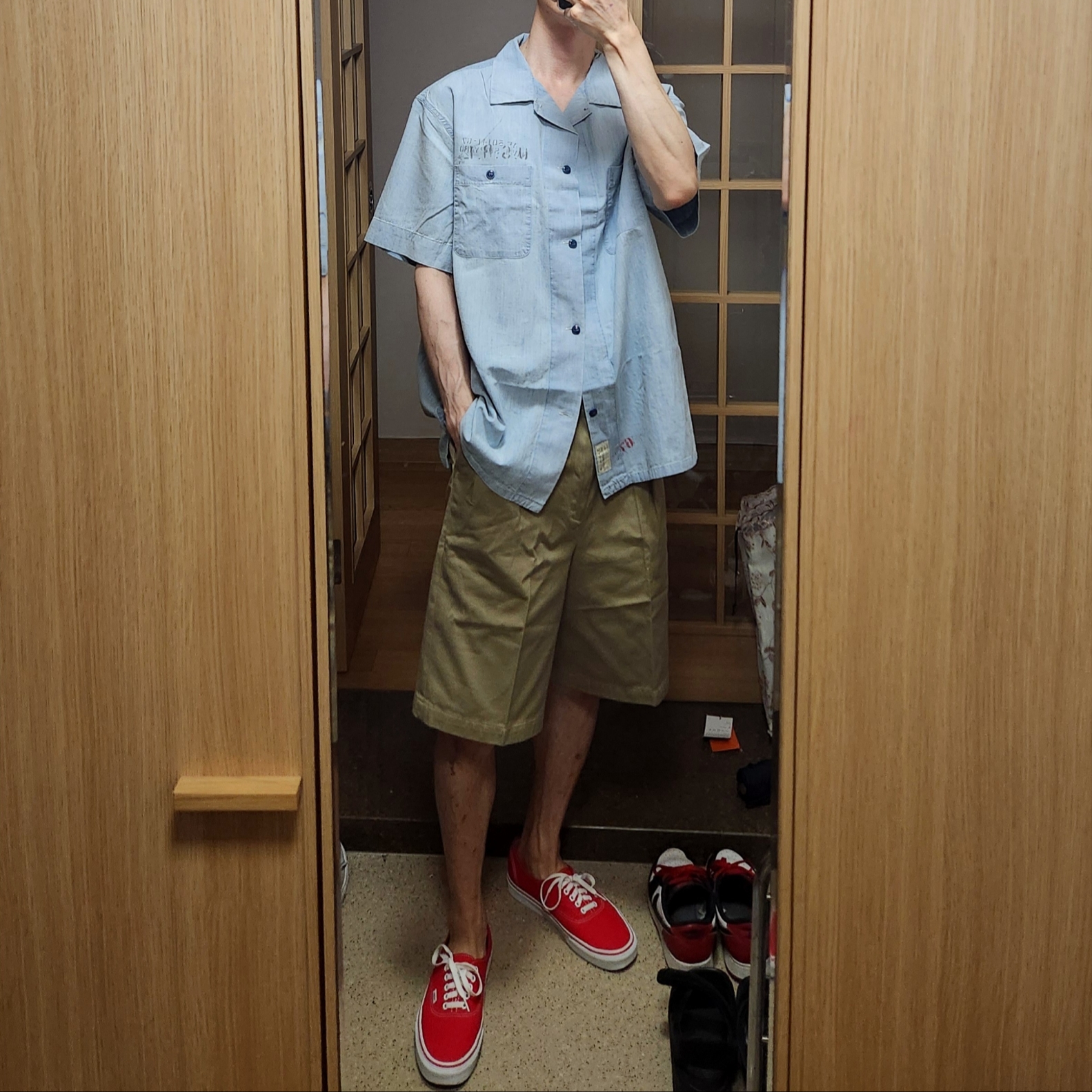 Vans Authentic Red 착용 스타일