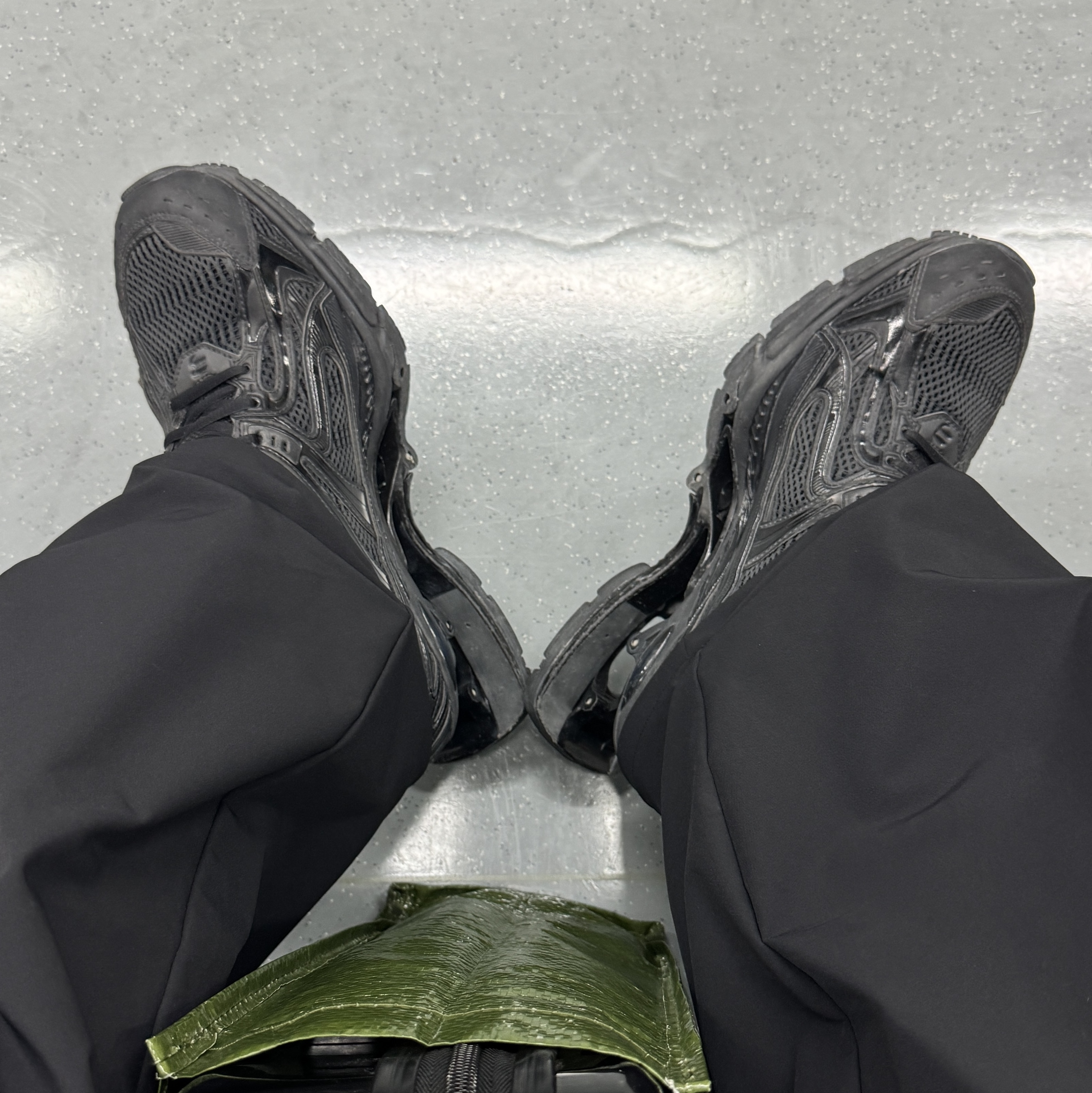 Balenciaga X-Pander Sneakers Black 착용 스타일