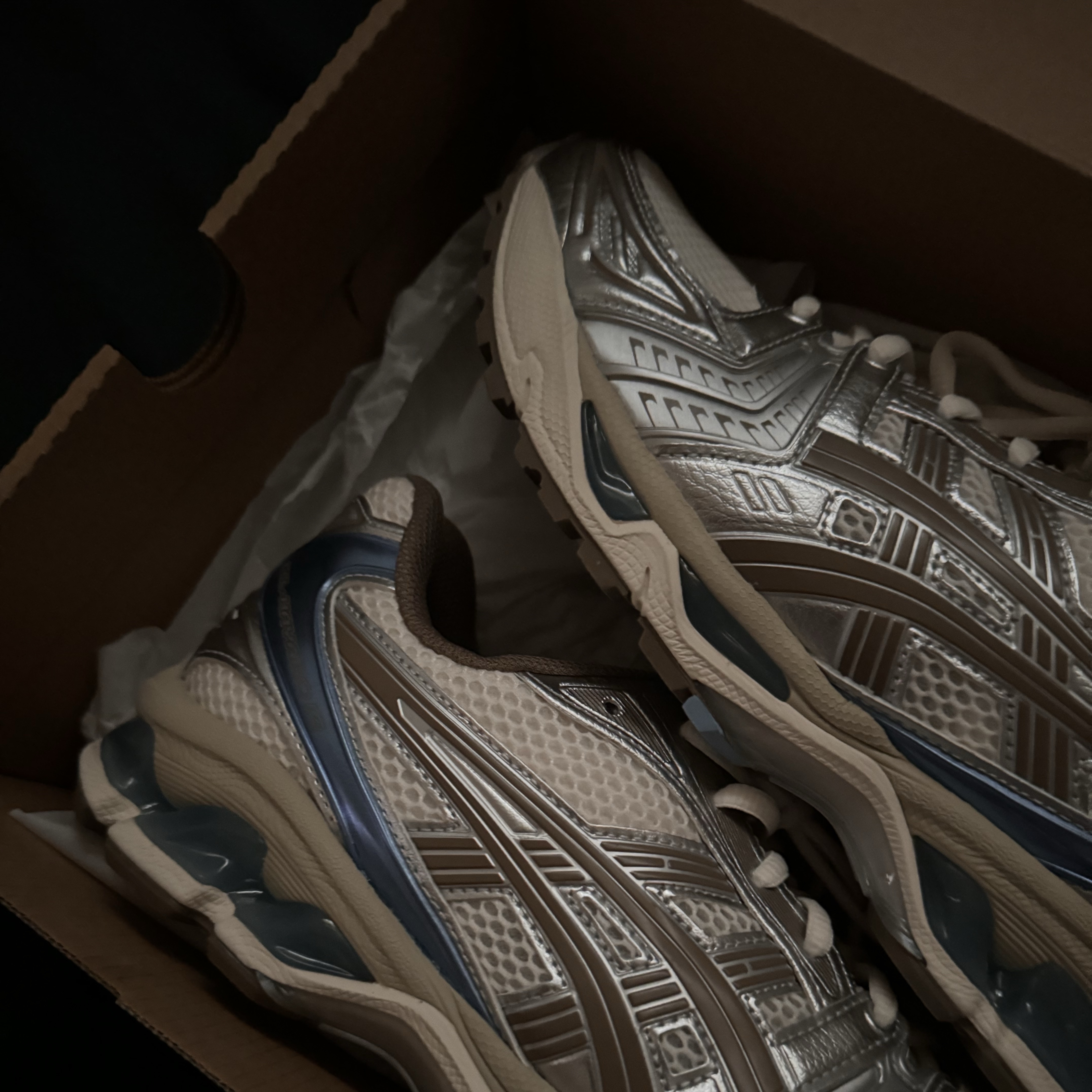 (W) Asics Gel-Kayano 14 Cream Pepper 착용 스타일