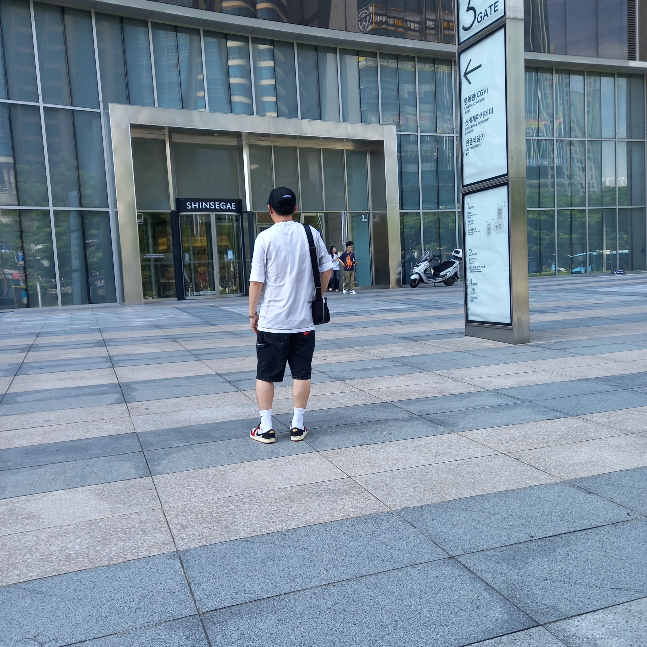 Supreme Cordura Denim Small Box 6-Panel Black - 24SS, Supreme x Nike Denim Short Black - 24SS 착용 스타일 - 4