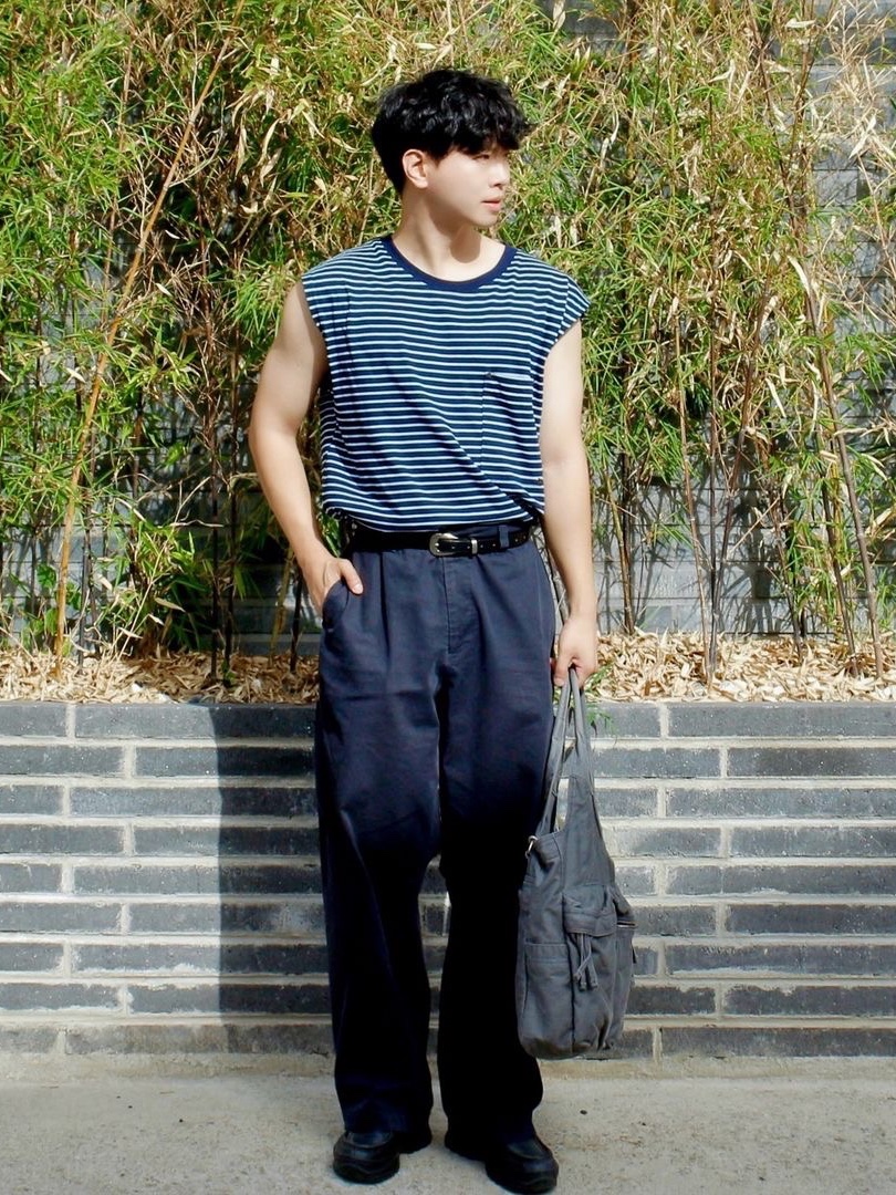 Haleine Stripe Sleeveless T-Shirt Navy/Blue (VT214), Haleine Stripe Sleeveless T-Shirt Offwhite/Black (VT215) 착용 스타일