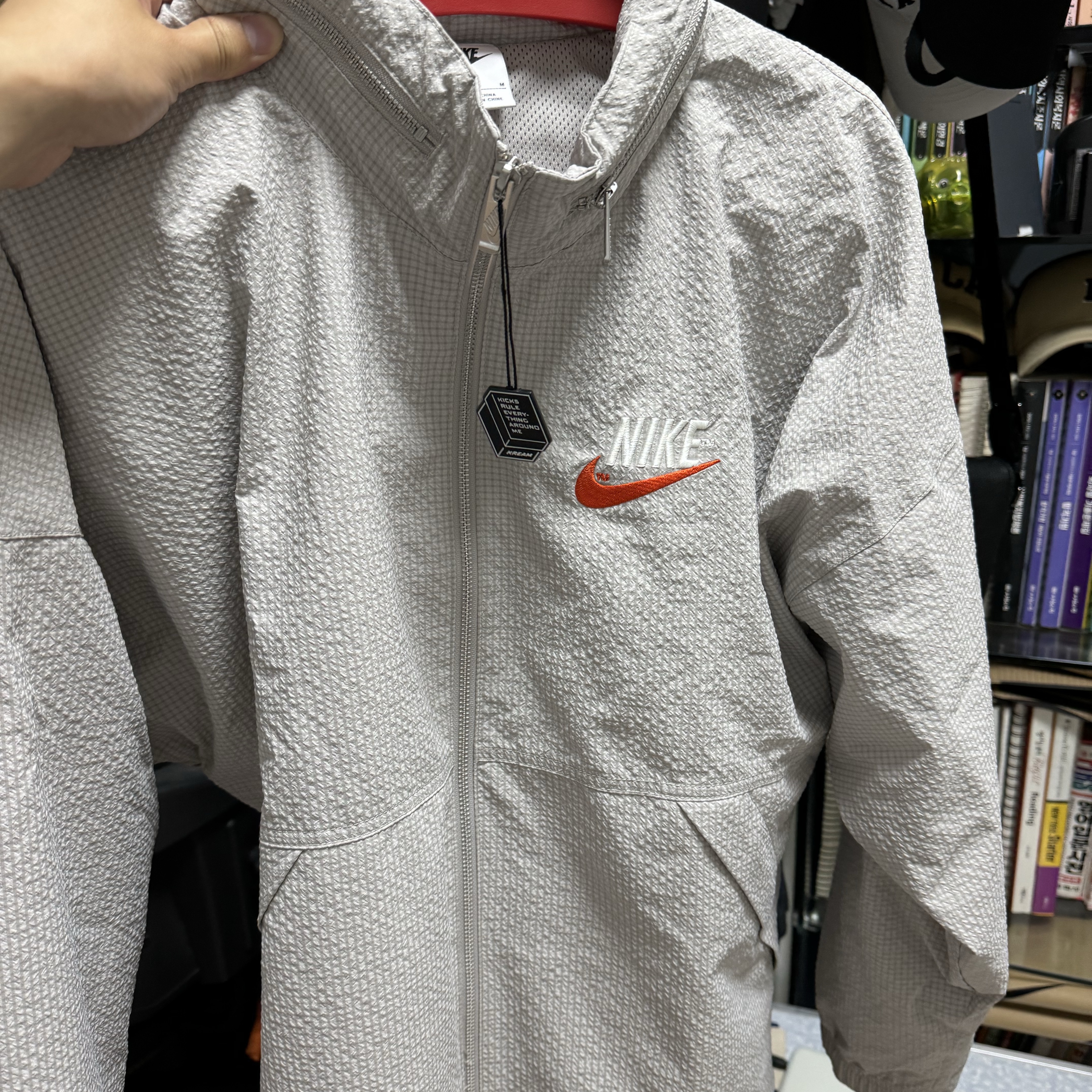 Nike NSW Trend Woven Jacket Light Iron Ore - Asia 착용 스타일