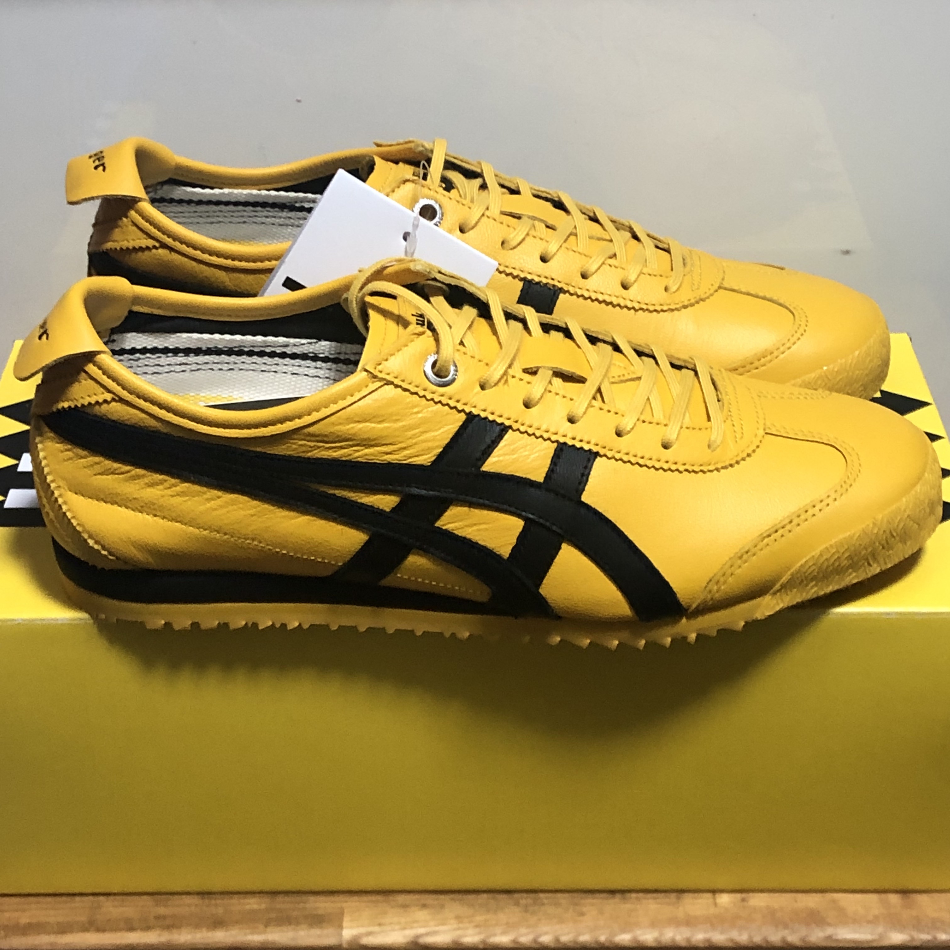 Onitsuka Tiger Mexico 66 SD Yellow Black 착용 스타일