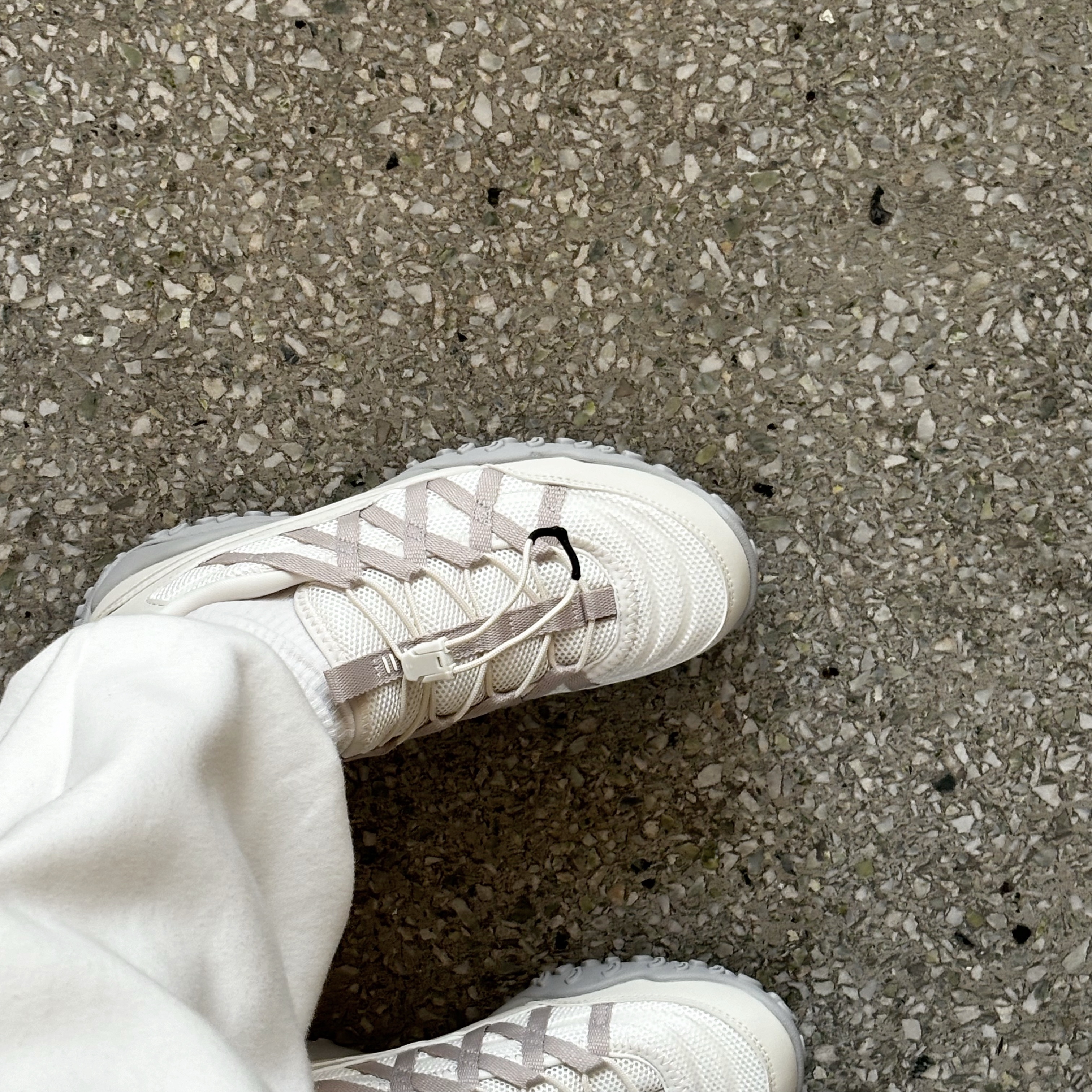 Fila Echappe Lace Beige 착용 스타일 - 2