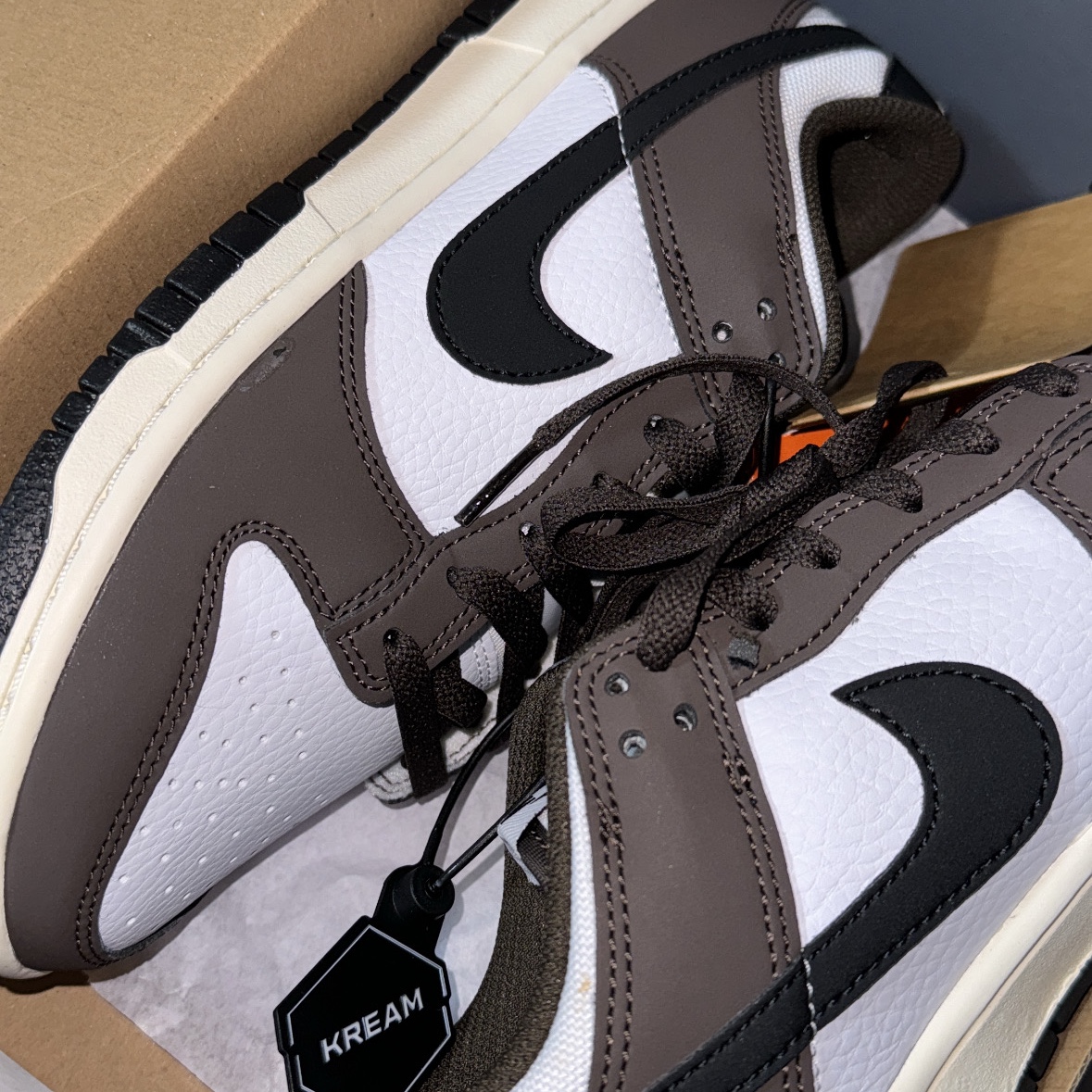 Nike Dunk Low Retro Next Nature Baroque Brown White 착용 스타일