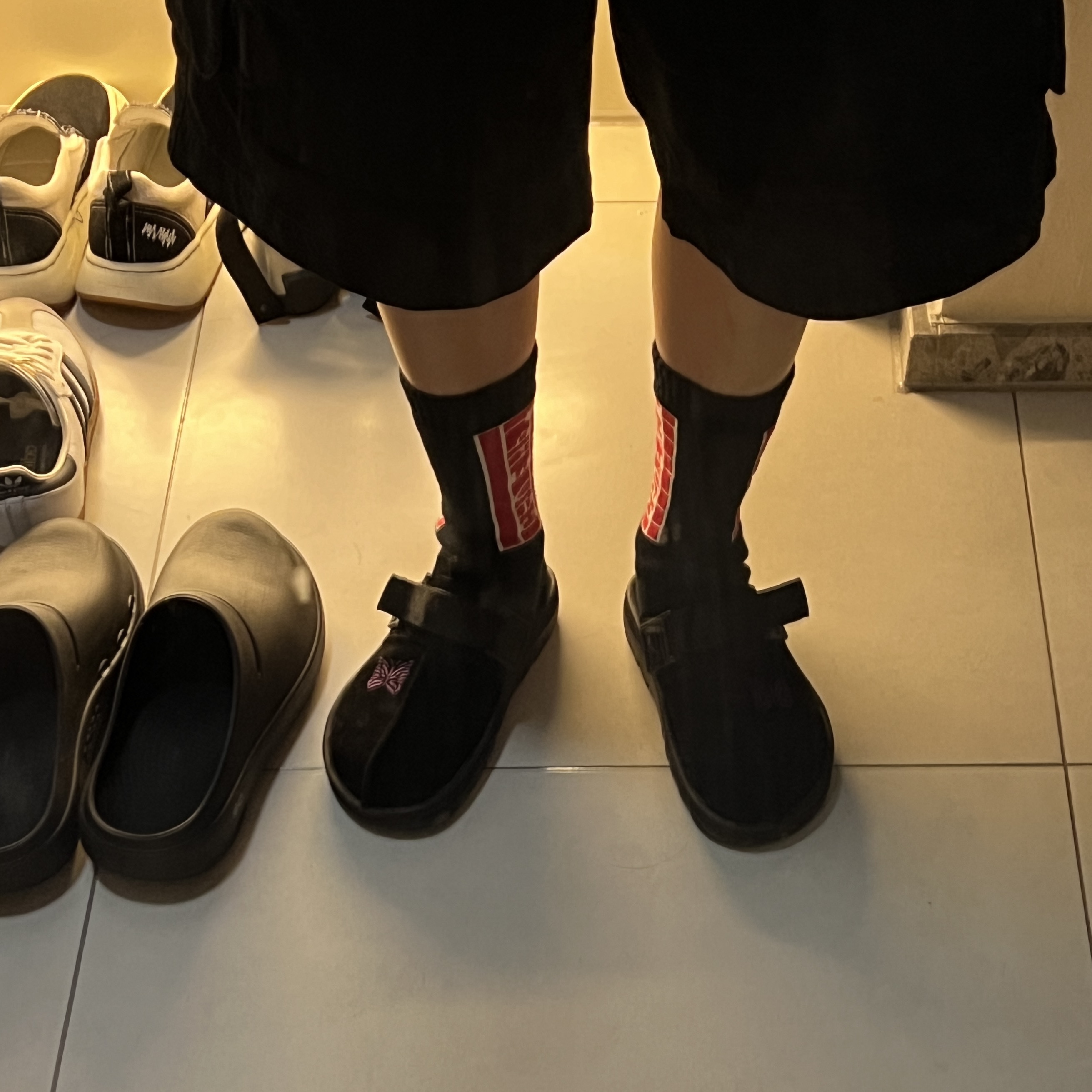 Reebok x Needles Beatnik Black, Oofos OOCloog Black 착용 스타일