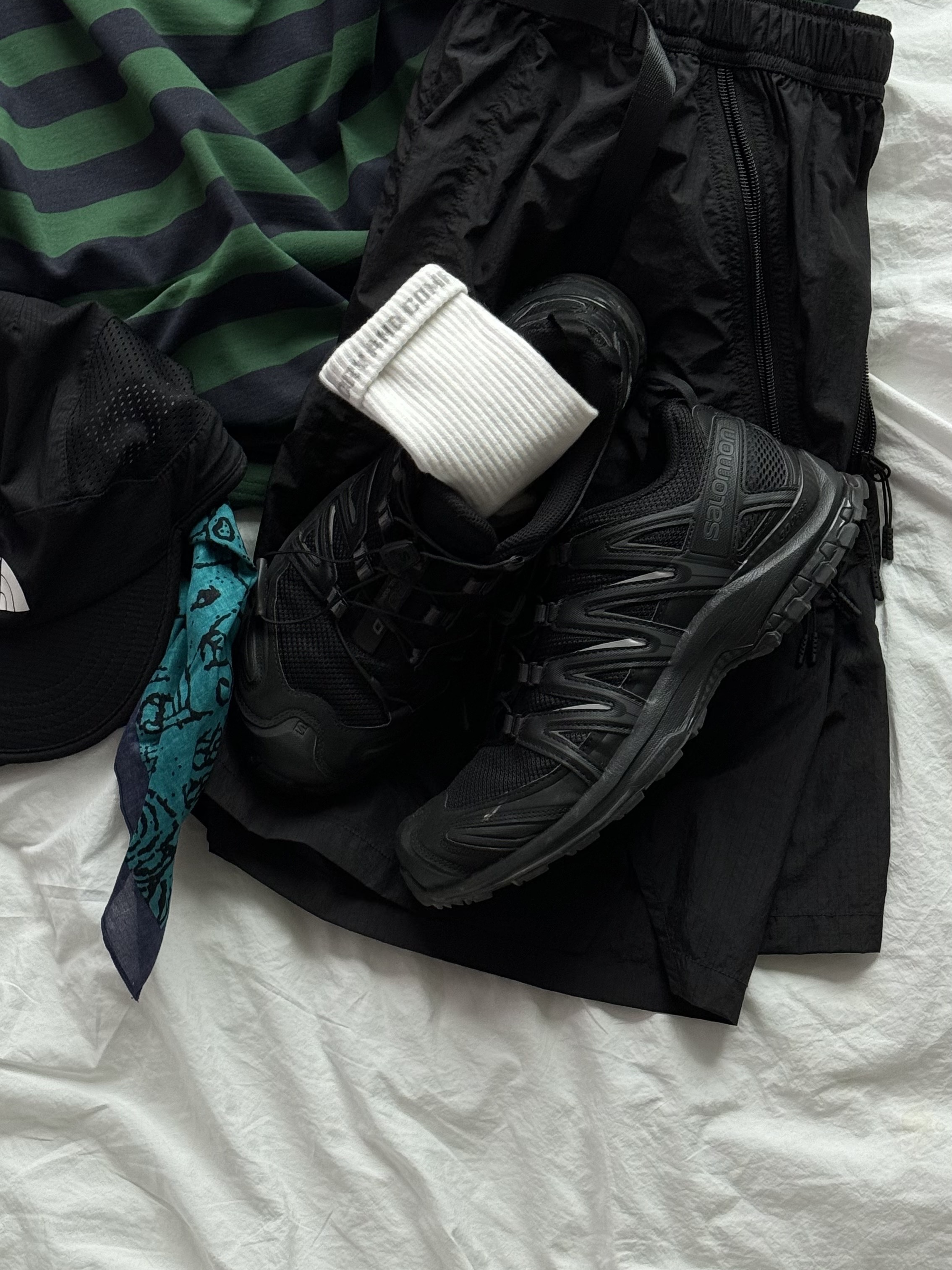 Salomon XA Pro 3D Black Magnet 착용 스타일 - 3