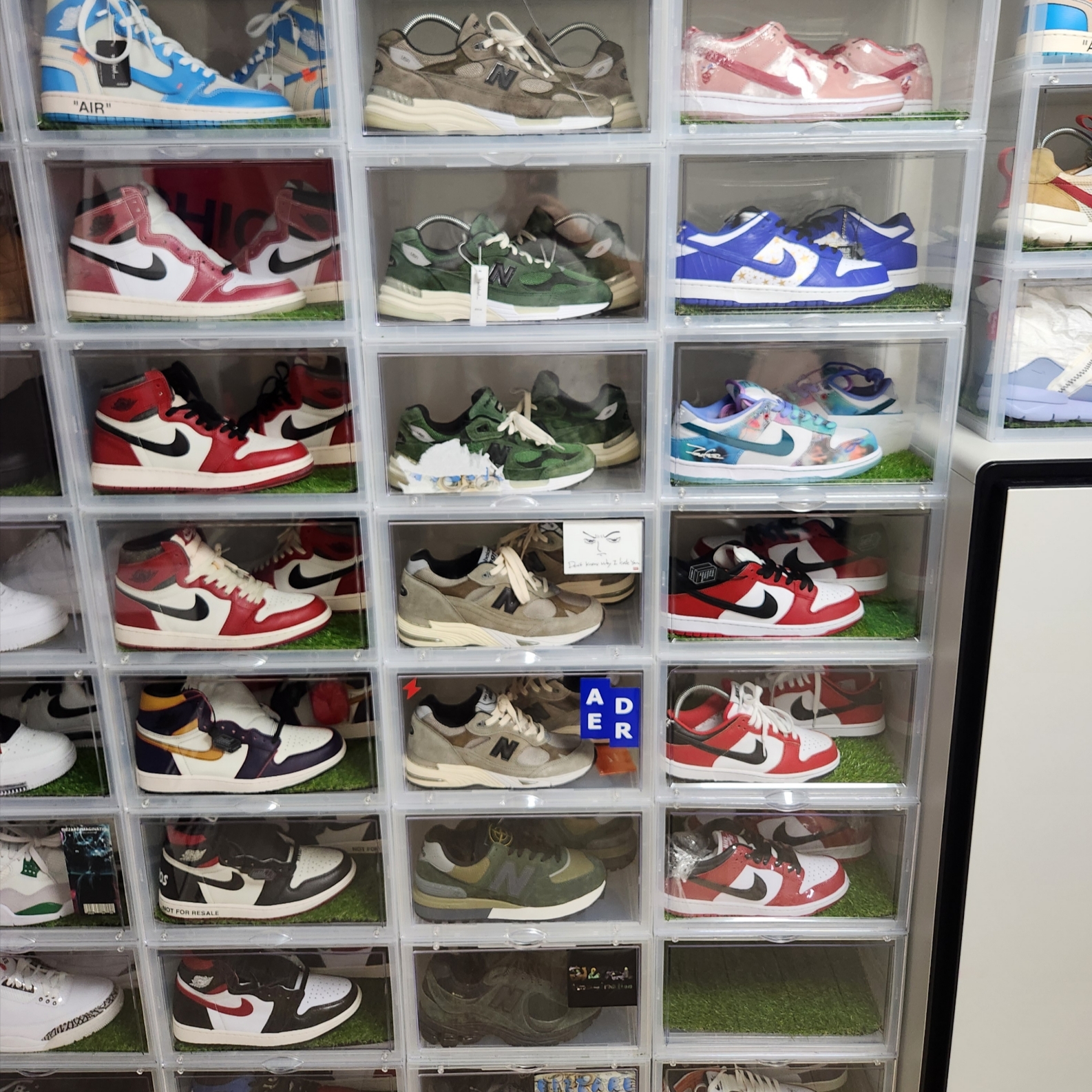 New Balance x JJJJound 992 Made in USA Mossy Green, New Balance x Stone Island 574 Legacy Dark Green 착용 스타일 - 10