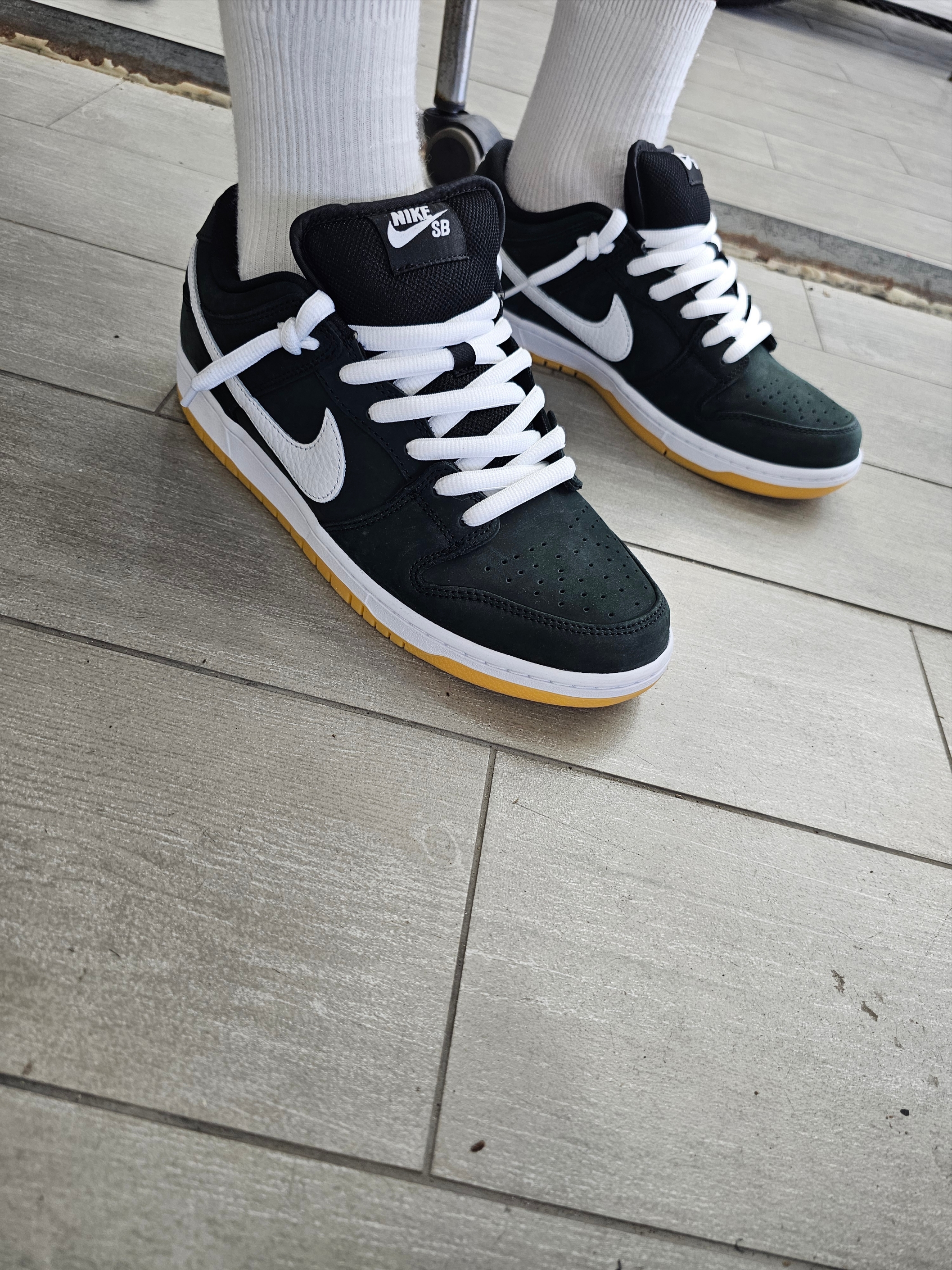 Nike SB Dunk Low Pro Black White 착용 스타일
